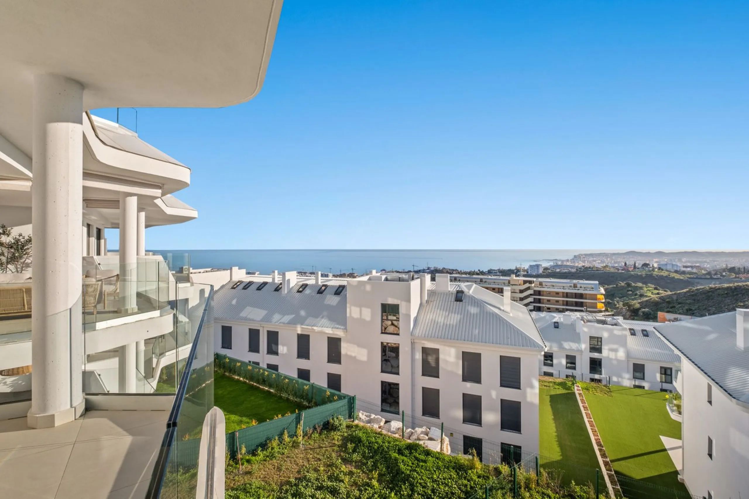 Apartment - Top Floor Apartment в продаже в Fuengirola, Málaga. В доме 3 спален и 2 ванных комнат. Площадь дома 92 м²
