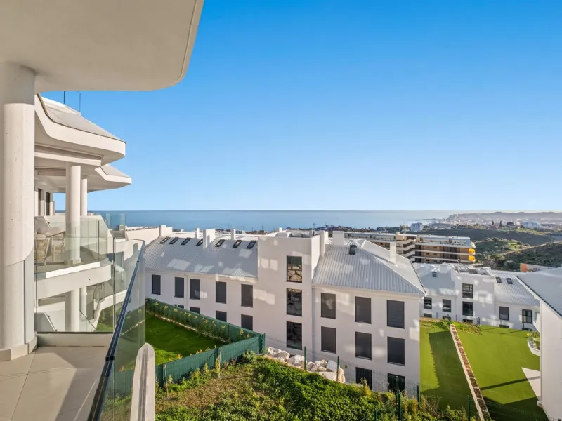 Apartment - Top Floor Apartment в продаже в Fuengirola, Málaga. В доме 3 спален и 2 ванных комнат. Площадь дома 92 м²