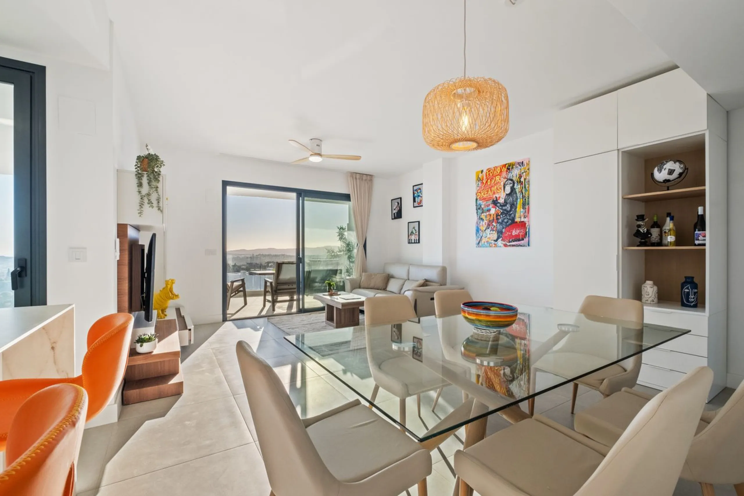 Apartment - Top Floor Apartment в продаже в Fuengirola, Málaga. В доме 3 спален и 2 ванных комнат. Площадь дома 92 м²