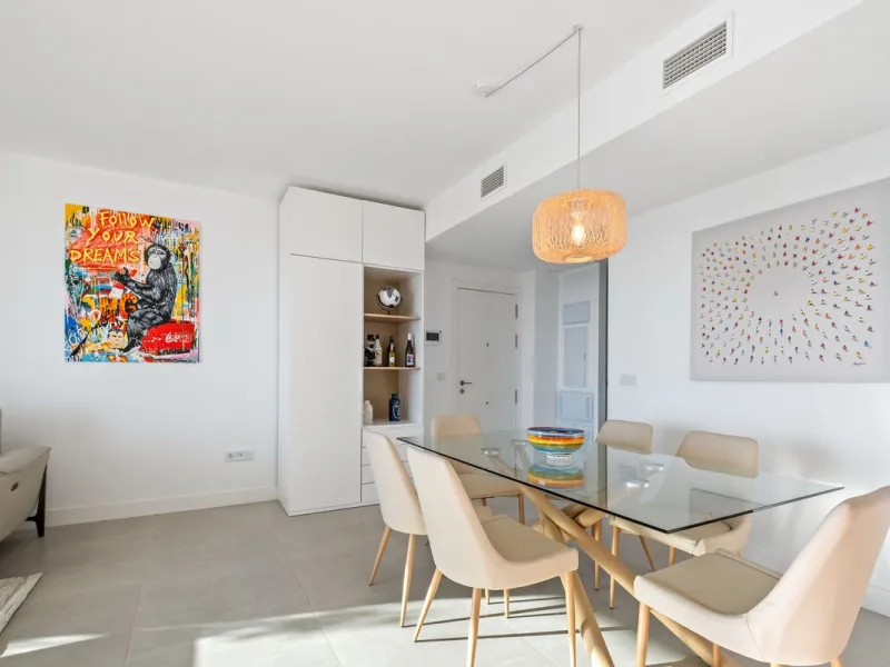 Apartment - Top Floor Apartment в продаже в Fuengirola, Málaga. В доме 3 спален и 2 ванных комнат. Площадь дома 92 м²