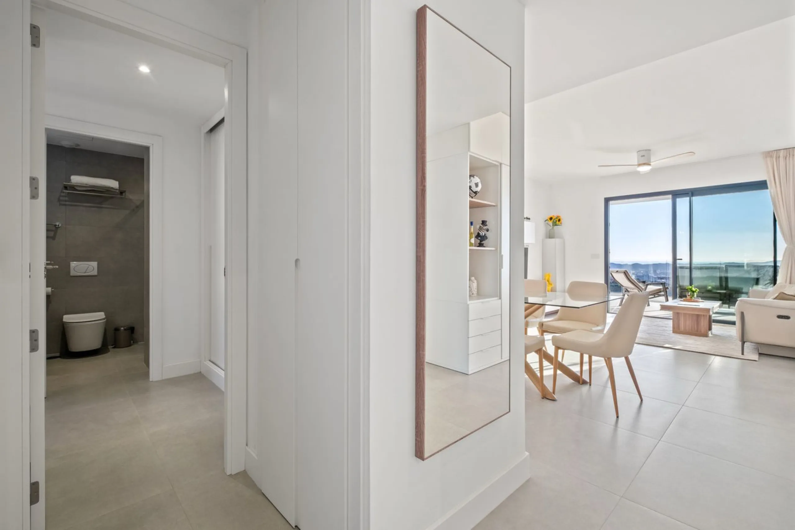 Apartment - Top Floor Apartment в продаже в Fuengirola, Málaga. В доме 3 спален и 2 ванных комнат. Площадь дома 92 м²