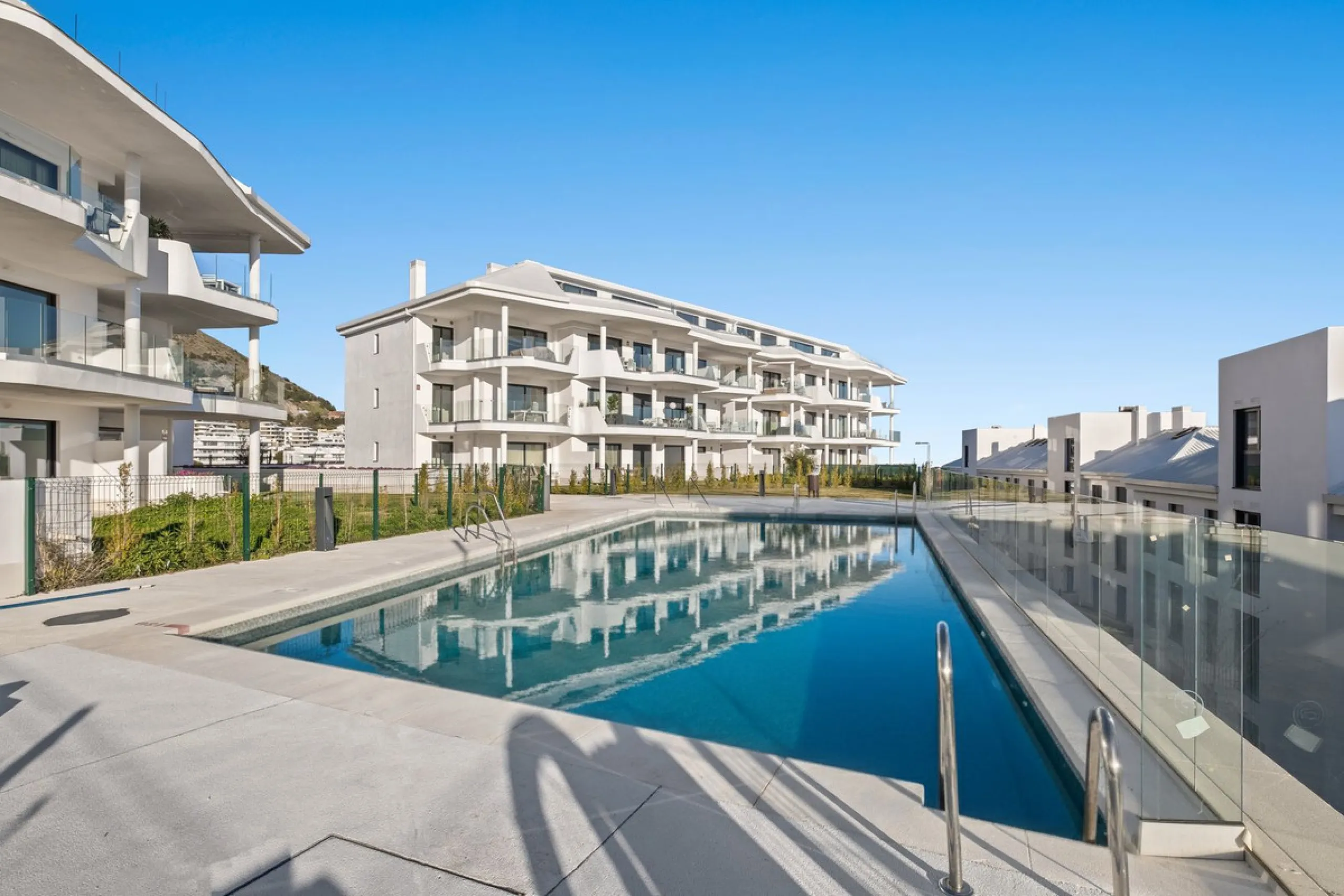 Apartment - Top Floor Apartment в продаже в Fuengirola, Málaga. В доме 3 спален и 2 ванных комнат. Площадь дома 92 м²