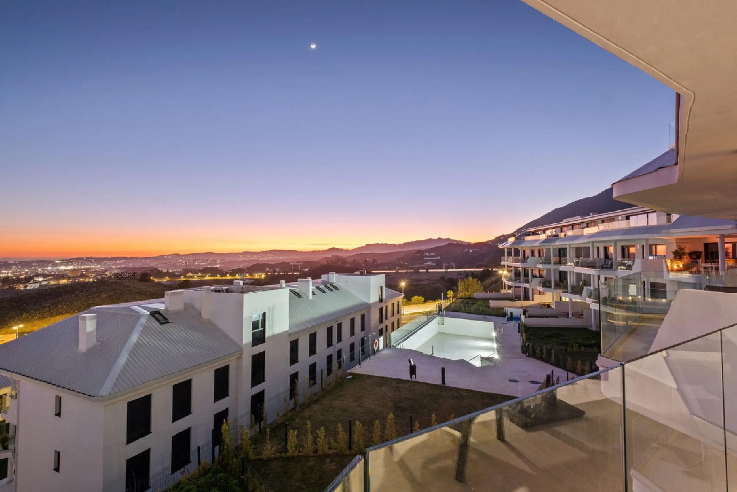 Apartment - Top Floor Apartment в продаже в Fuengirola, Málaga. В доме 3 спален и 2 ванных комнат. Площадь дома 92 м²