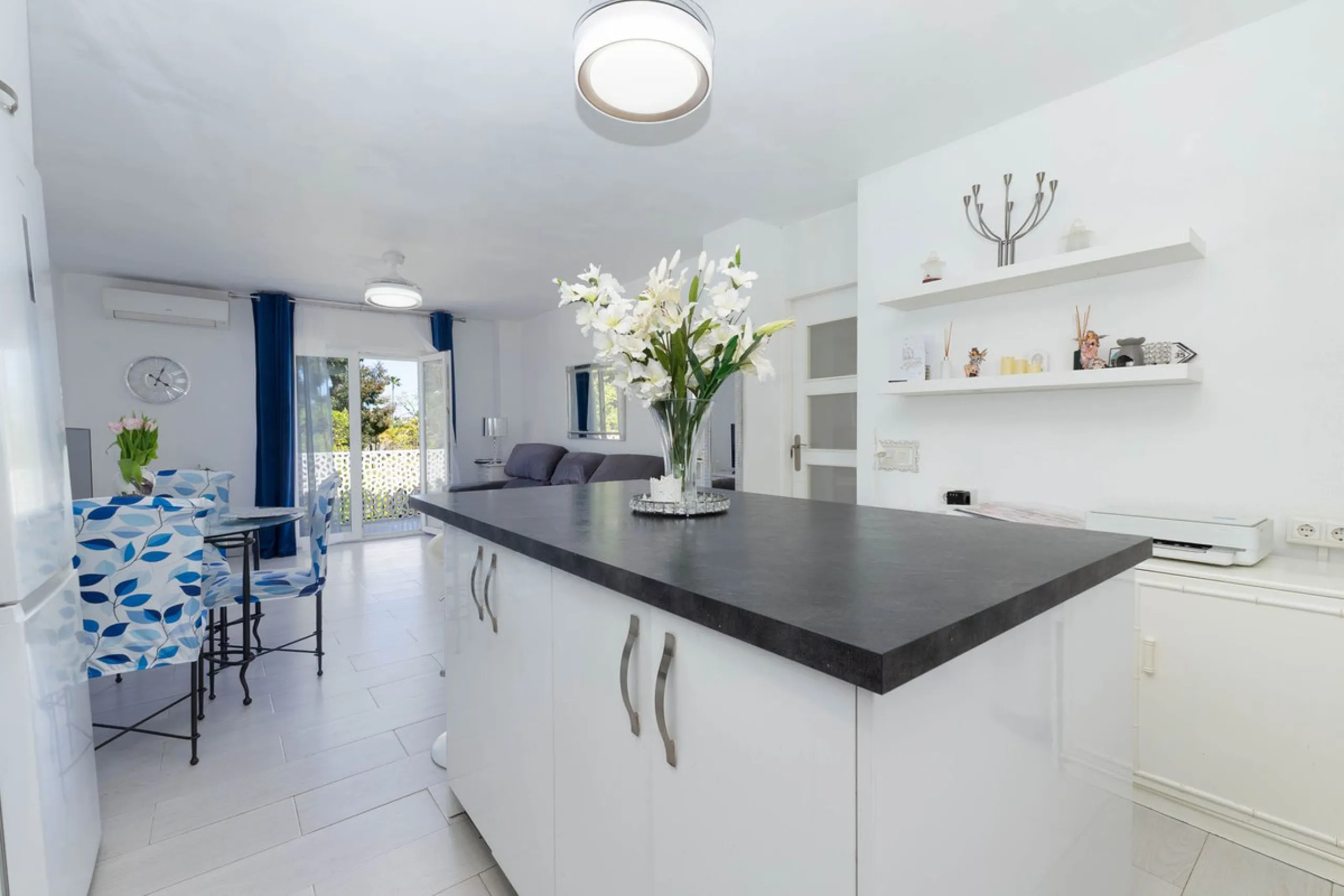Wake up every day to natural light, open views and the peaceful surroundings of Mijas.