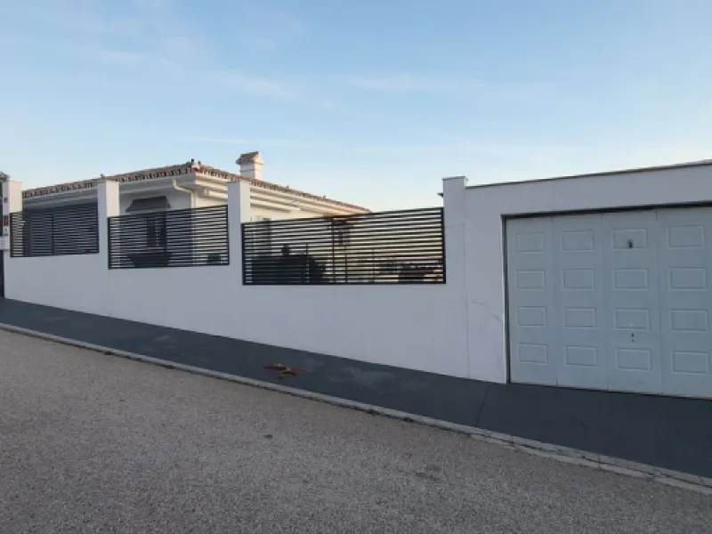 SUPERB VILLA SITUATED IN LOWER RIVIERA THAT ENJOYS THE MOST SPECTACULAR SEA VIEWS!