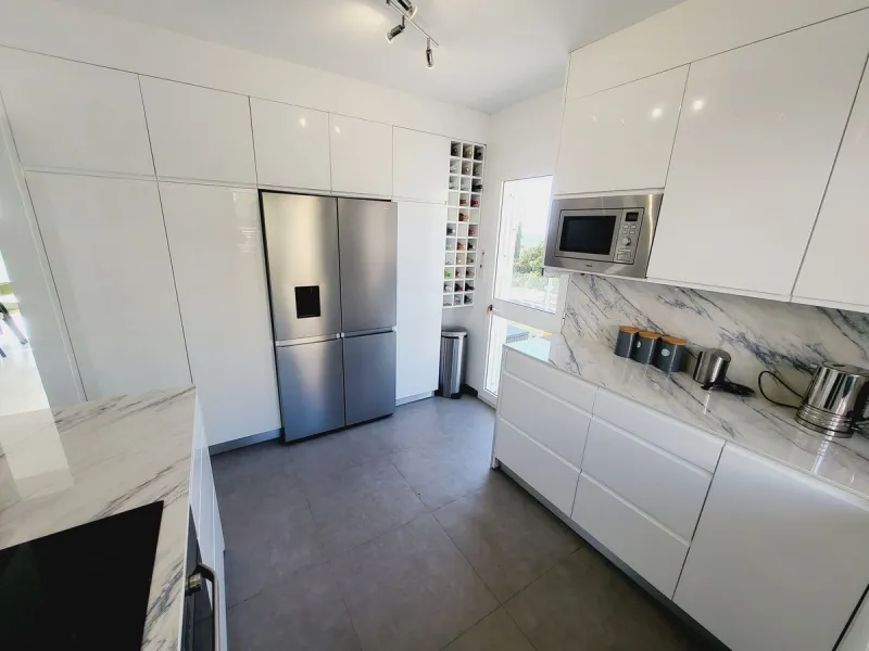 SUPERB VILLA SITUATED IN LOWER RIVIERA THAT ENJOYS THE MOST SPECTACULAR SEA VIEWS!