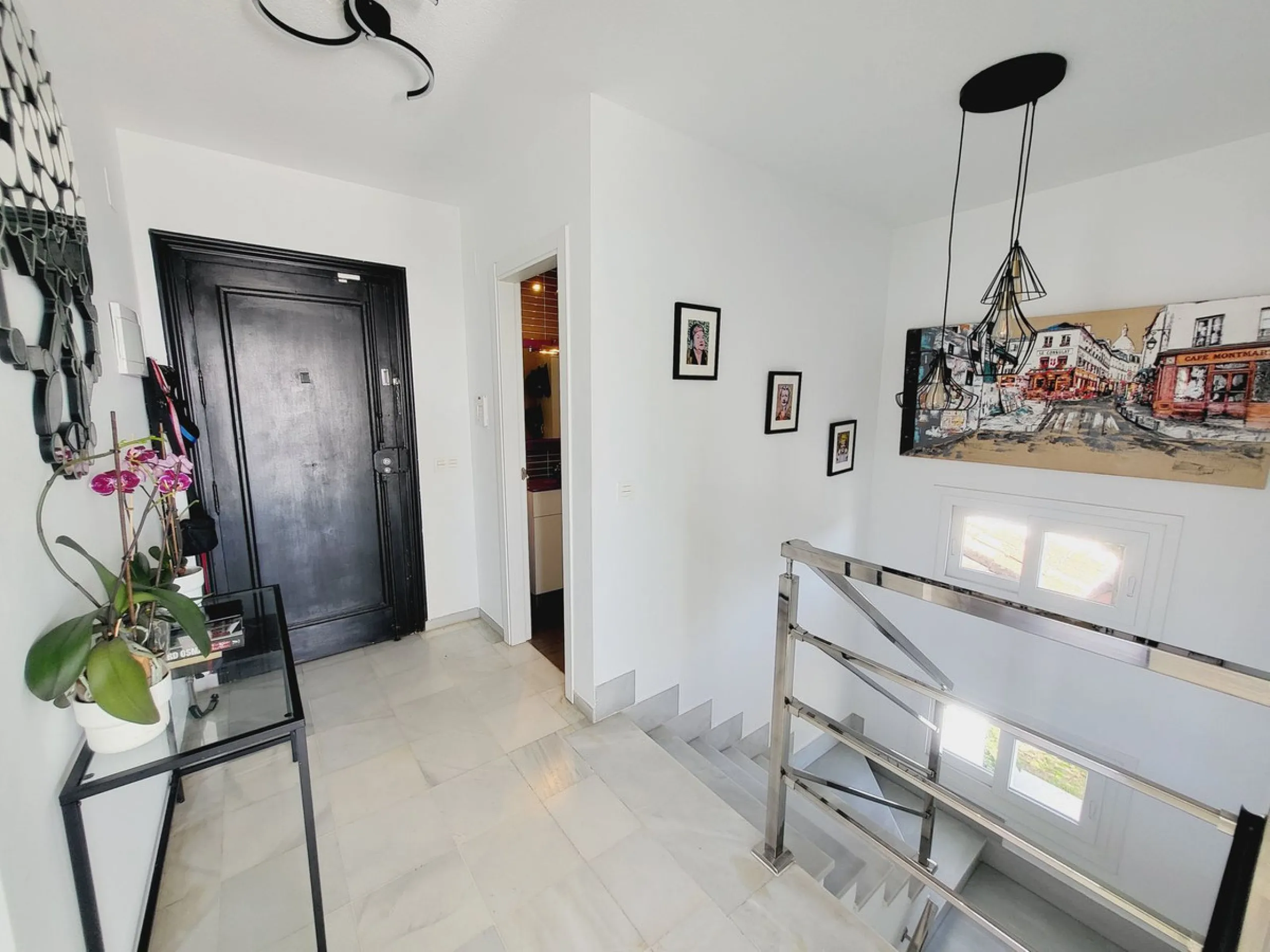 SUPERB VILLA SITUATED IN LOWER RIVIERA THAT ENJOYS THE MOST SPECTACULAR SEA VIEWS!