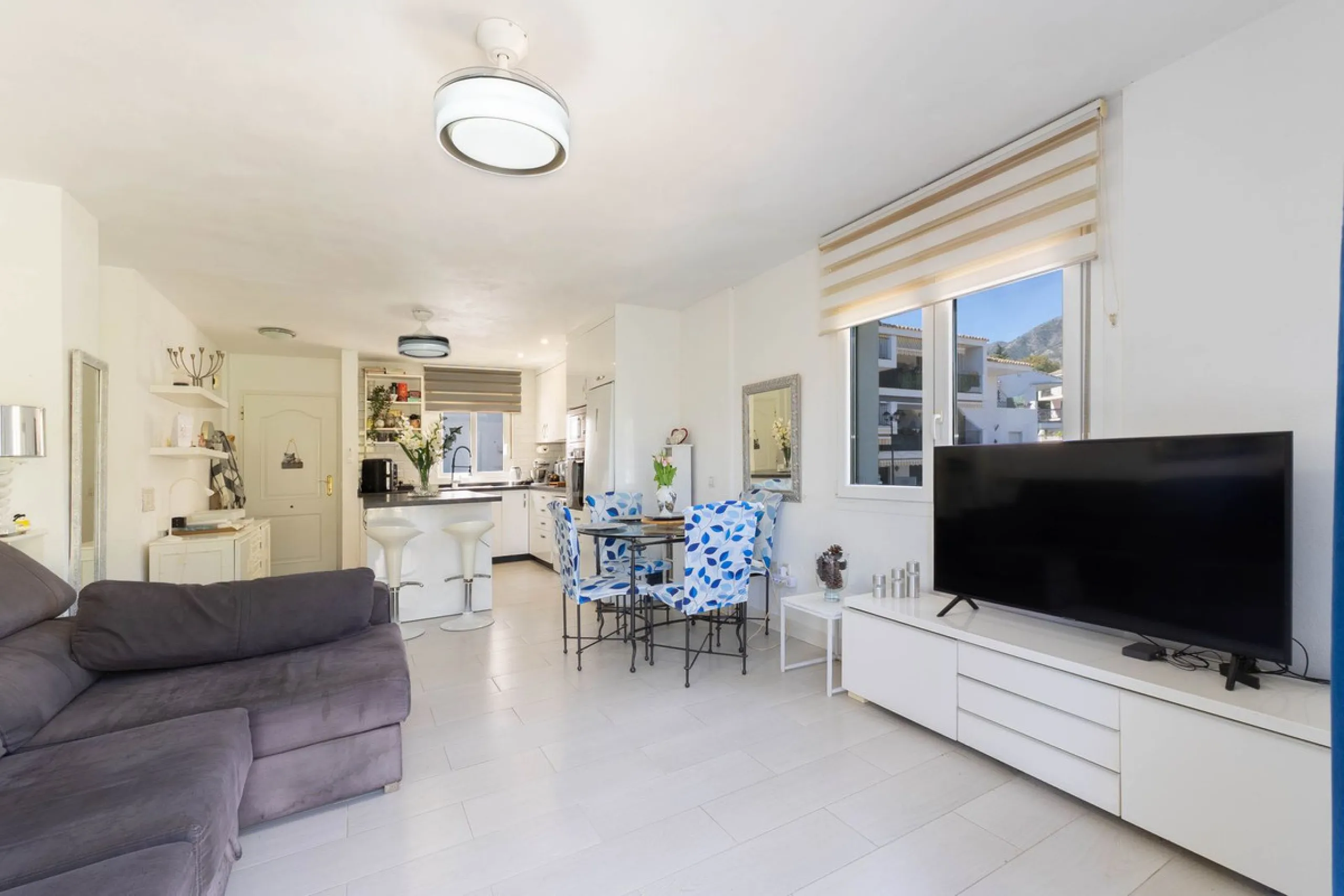 Wake up every day to natural light, open views and the peaceful surroundings of Mijas.