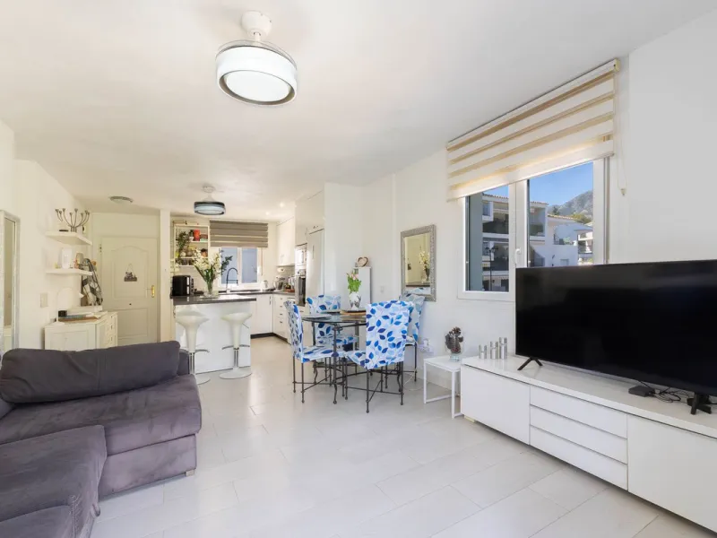 Wake up every day to natural light, open views and the peaceful surroundings of Mijas.