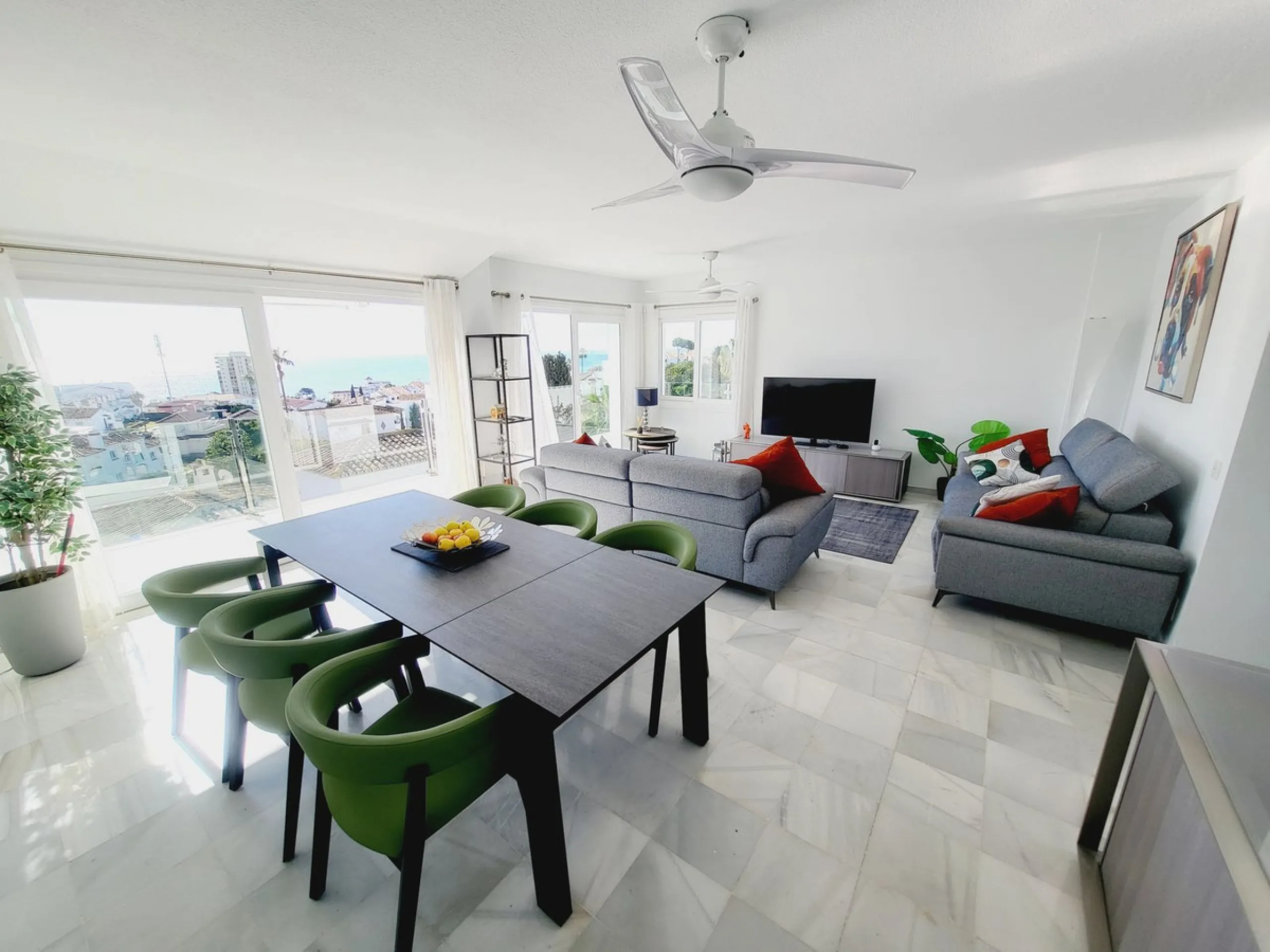 SUPERB VILLA SITUATED IN LOWER RIVIERA THAT ENJOYS THE MOST SPECTACULAR SEA VIEWS!