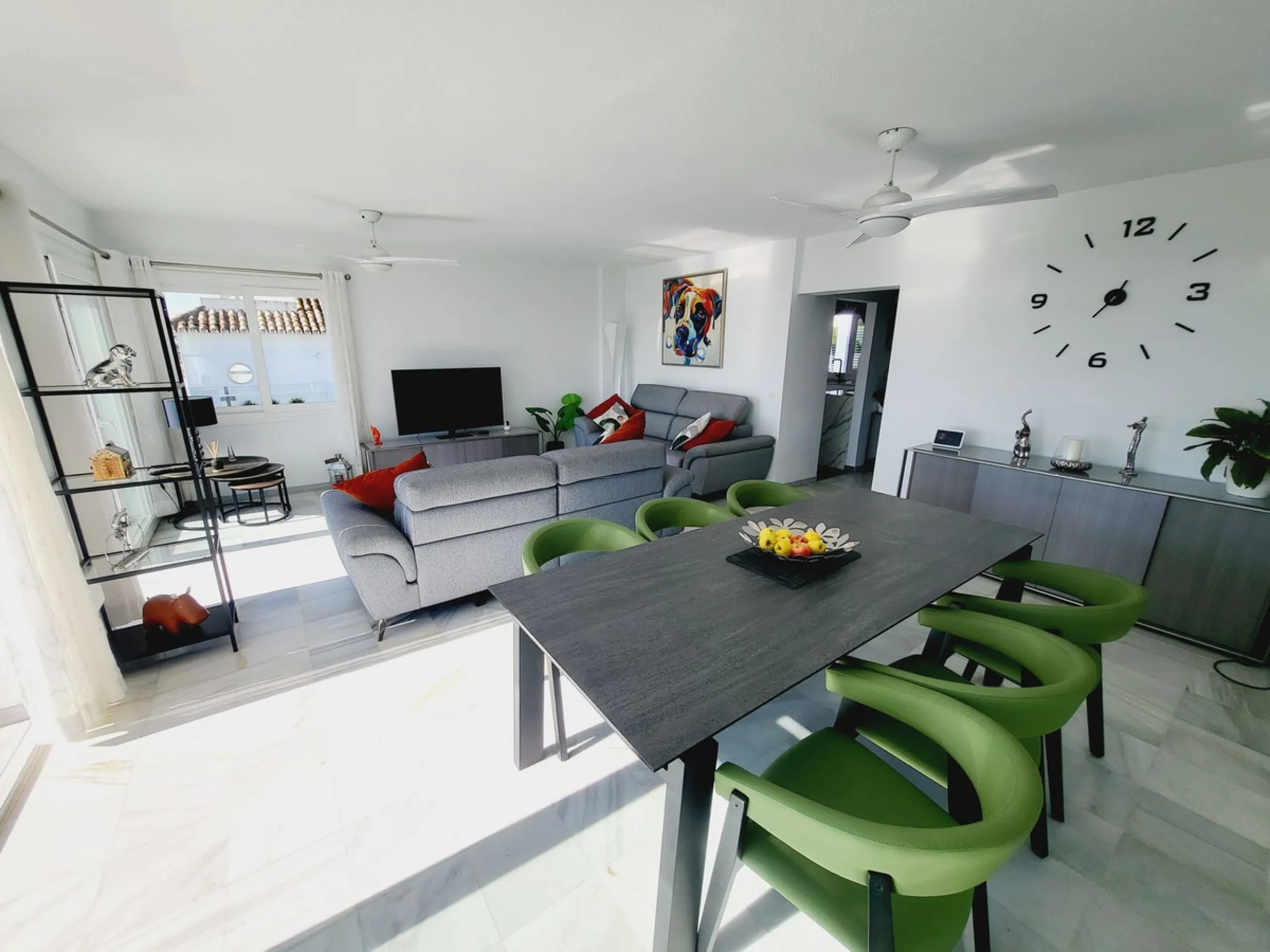 SUPERB VILLA SITUATED IN LOWER RIVIERA THAT ENJOYS THE MOST SPECTACULAR SEA VIEWS!