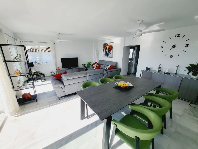 SUPERB VILLA SITUATED IN LOWER RIVIERA THAT ENJOYS THE MOST SPECTACULAR SEA VIEWS!