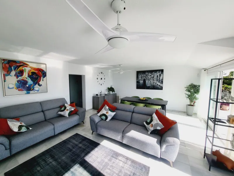 SUPERB VILLA SITUATED IN LOWER RIVIERA THAT ENJOYS THE MOST SPECTACULAR SEA VIEWS!