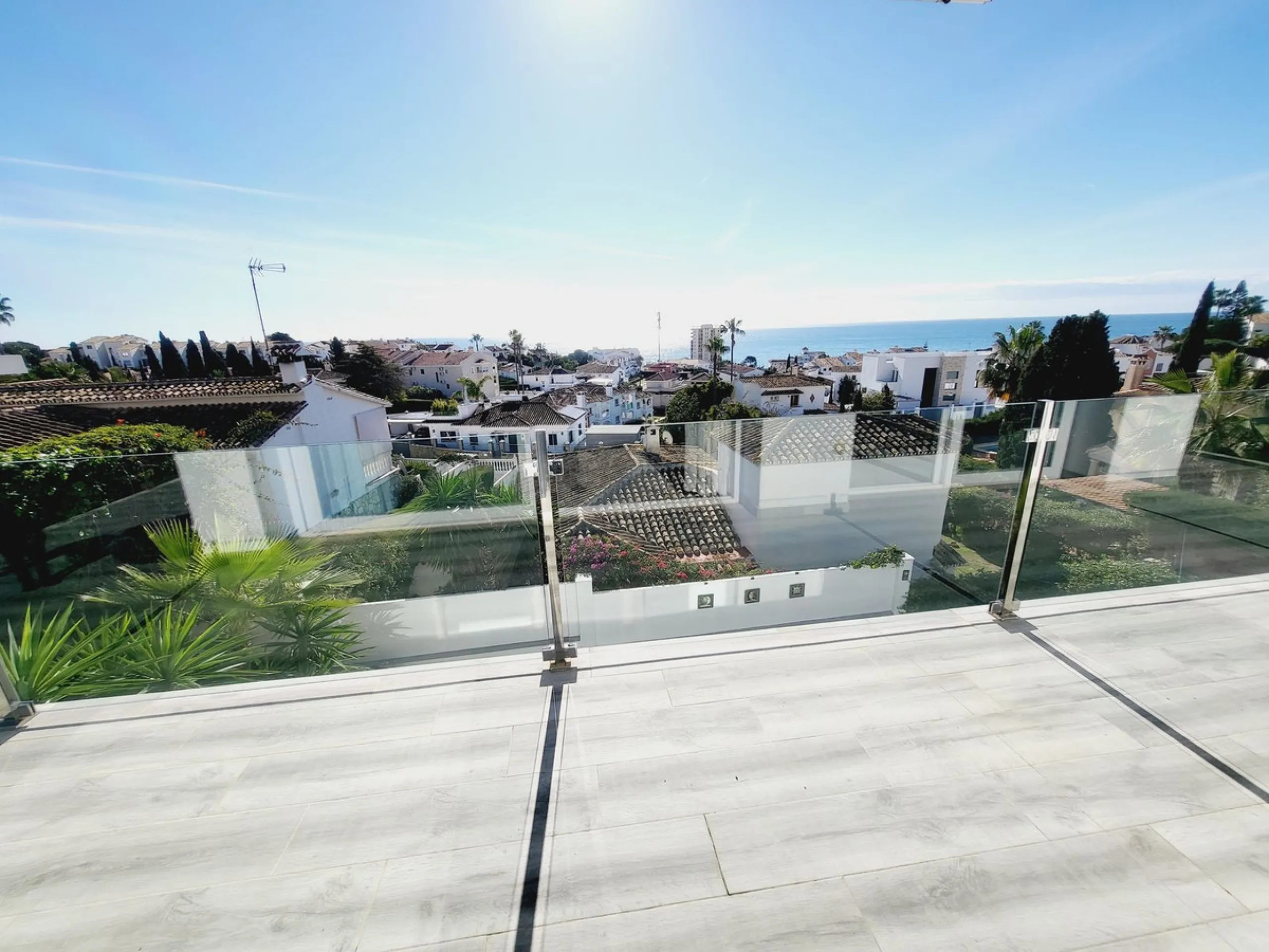 SUPERB VILLA SITUATED IN LOWER RIVIERA THAT ENJOYS THE MOST SPECTACULAR SEA VIEWS!