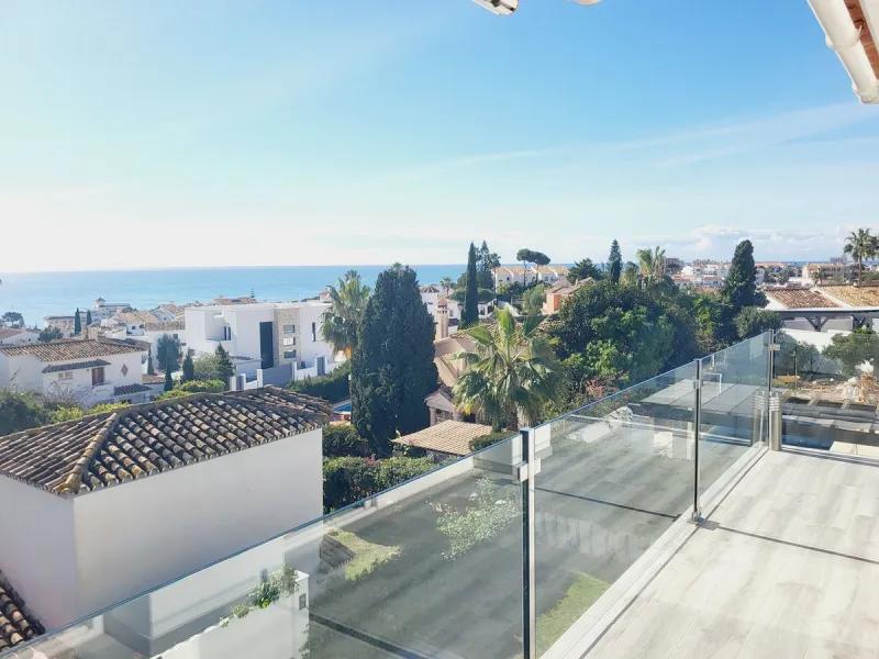 SUPERB VILLA SITUATED IN LOWER RIVIERA THAT ENJOYS THE MOST SPECTACULAR SEA VIEWS!