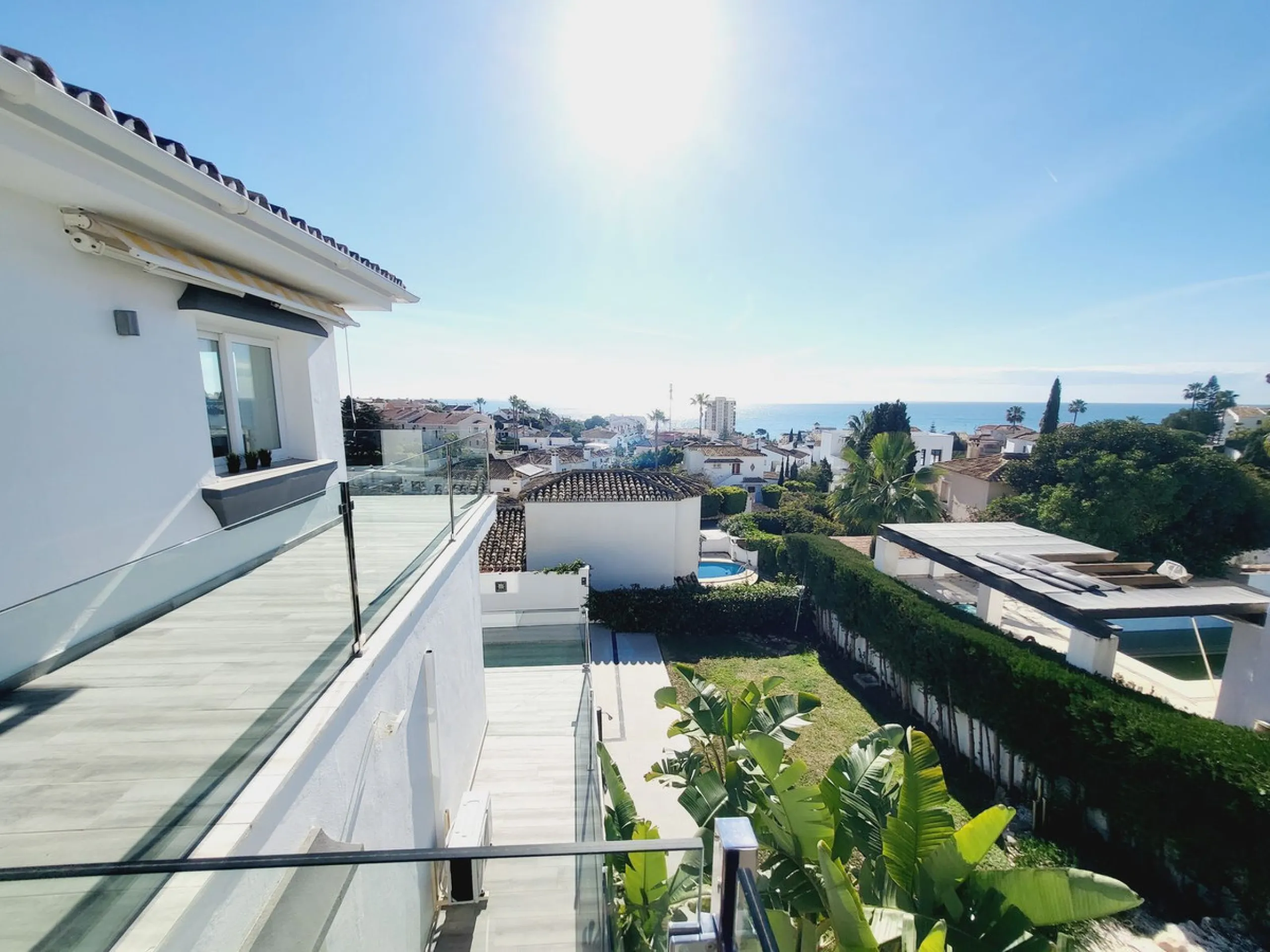 SUPERB VILLA SITUATED IN LOWER RIVIERA THAT ENJOYS THE MOST SPECTACULAR SEA VIEWS!