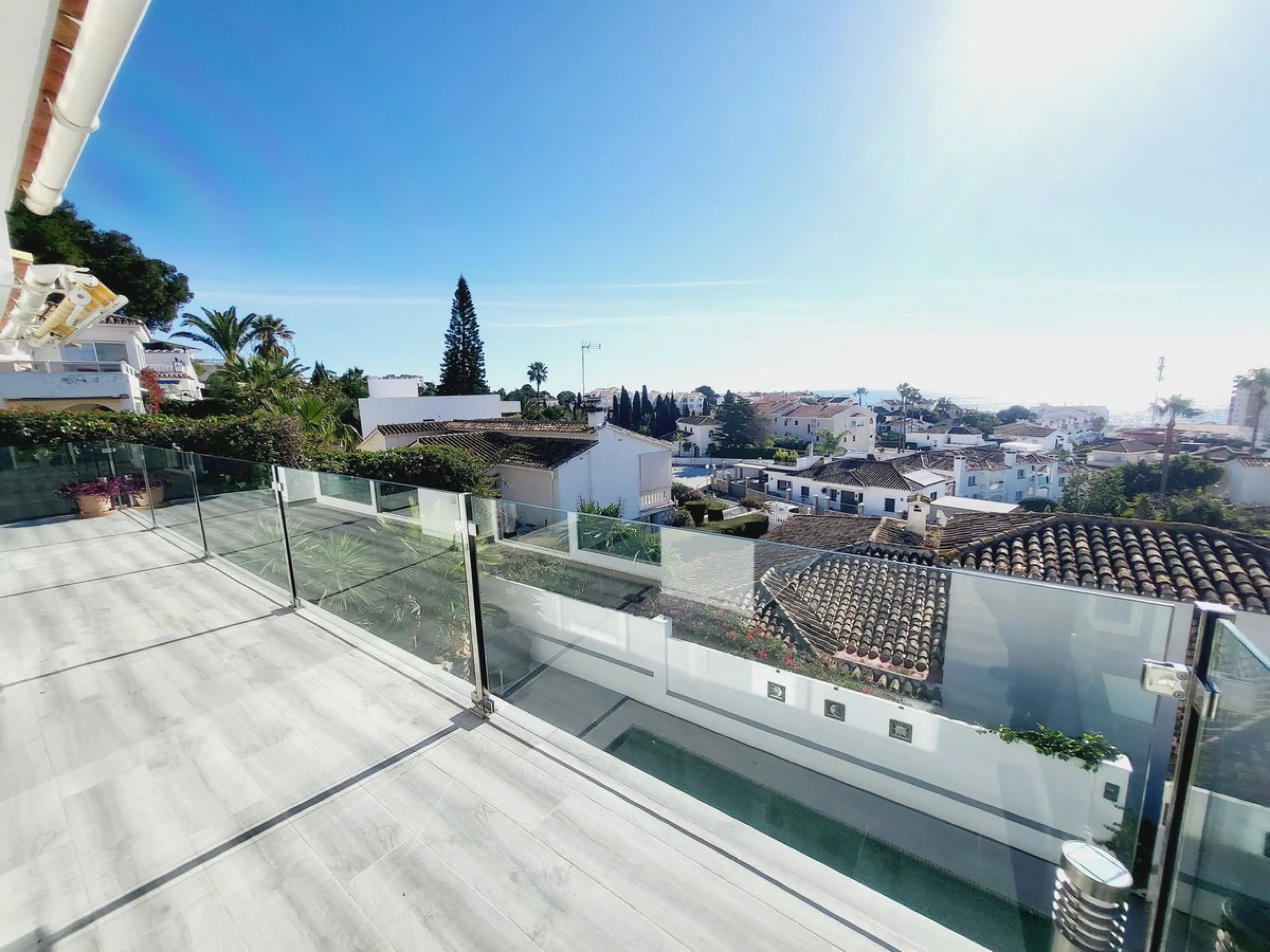 SUPERB VILLA SITUATED IN LOWER RIVIERA THAT ENJOYS THE MOST SPECTACULAR SEA VIEWS!