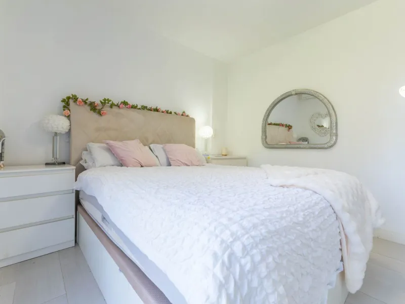 Wake up every day to natural light, open views and the peaceful surroundings of Mijas.