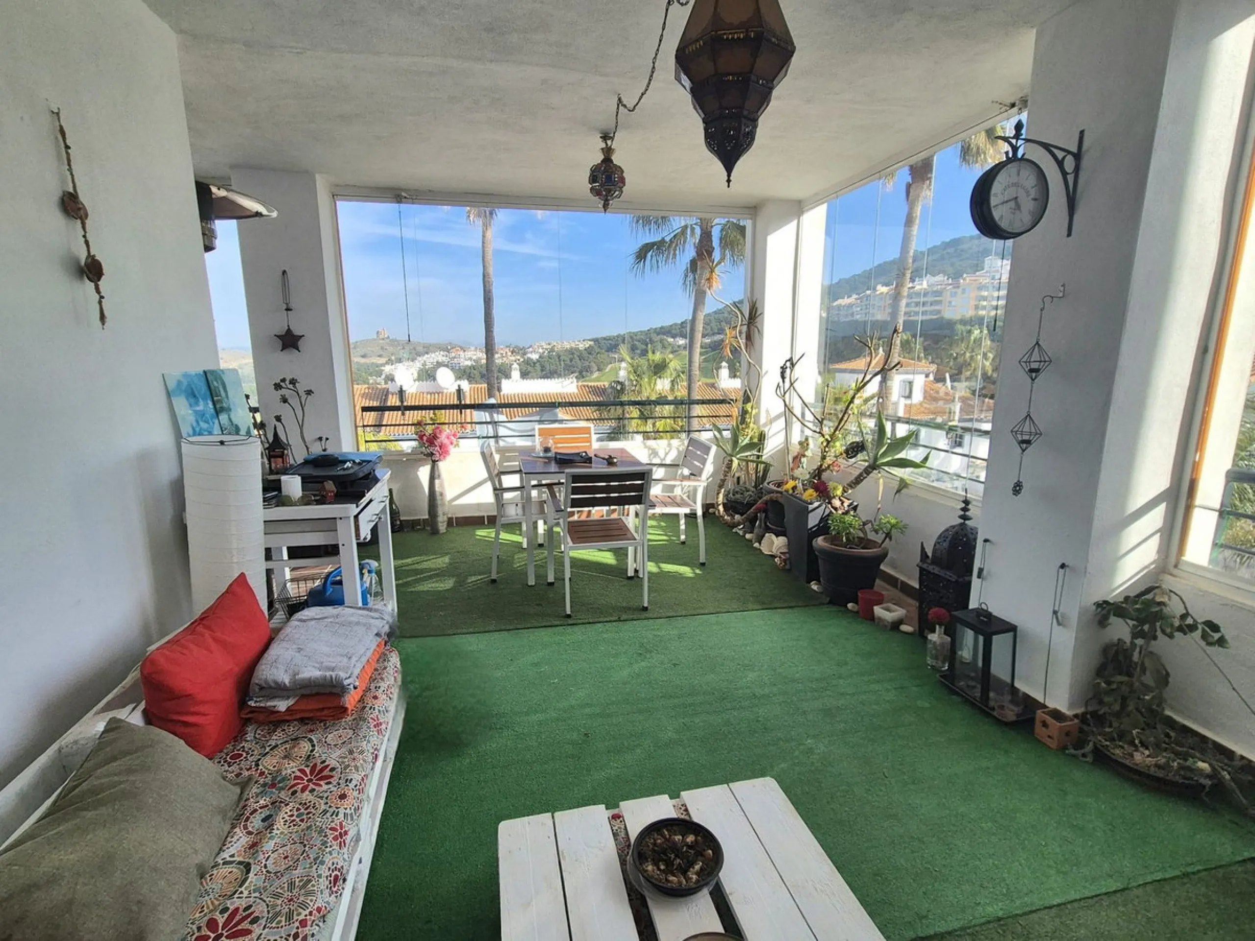 Reduced! Fantastic opportunity to purchase this 3 bed, 2 bath corner apartment in las brisas, Alhaurín Golf, Alhaurín el Grande.