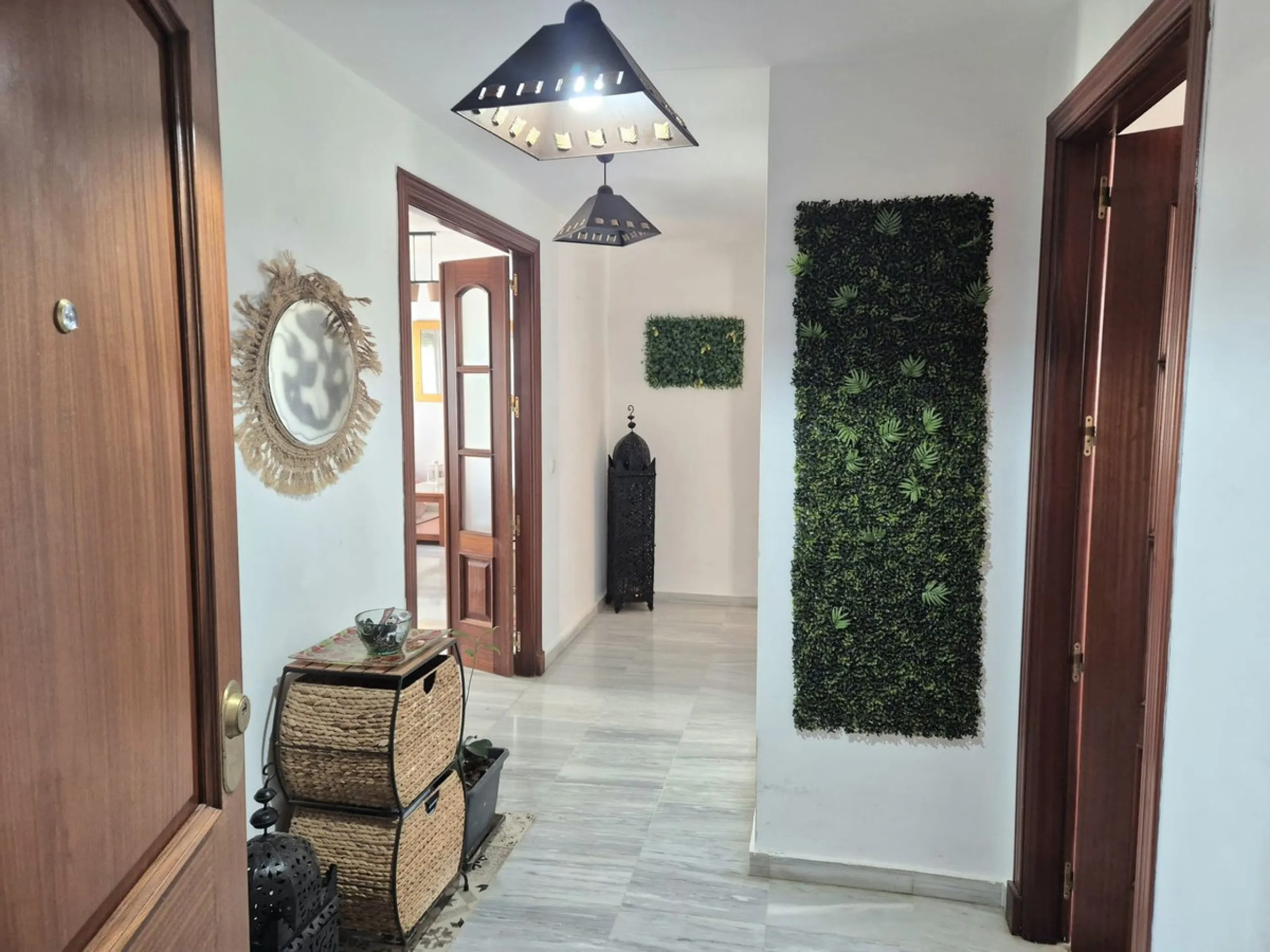 Reduced! Fantastic opportunity to purchase this 3 bed, 2 bath corner apartment in las brisas, Alhaurín Golf, Alhaurín el Grande.