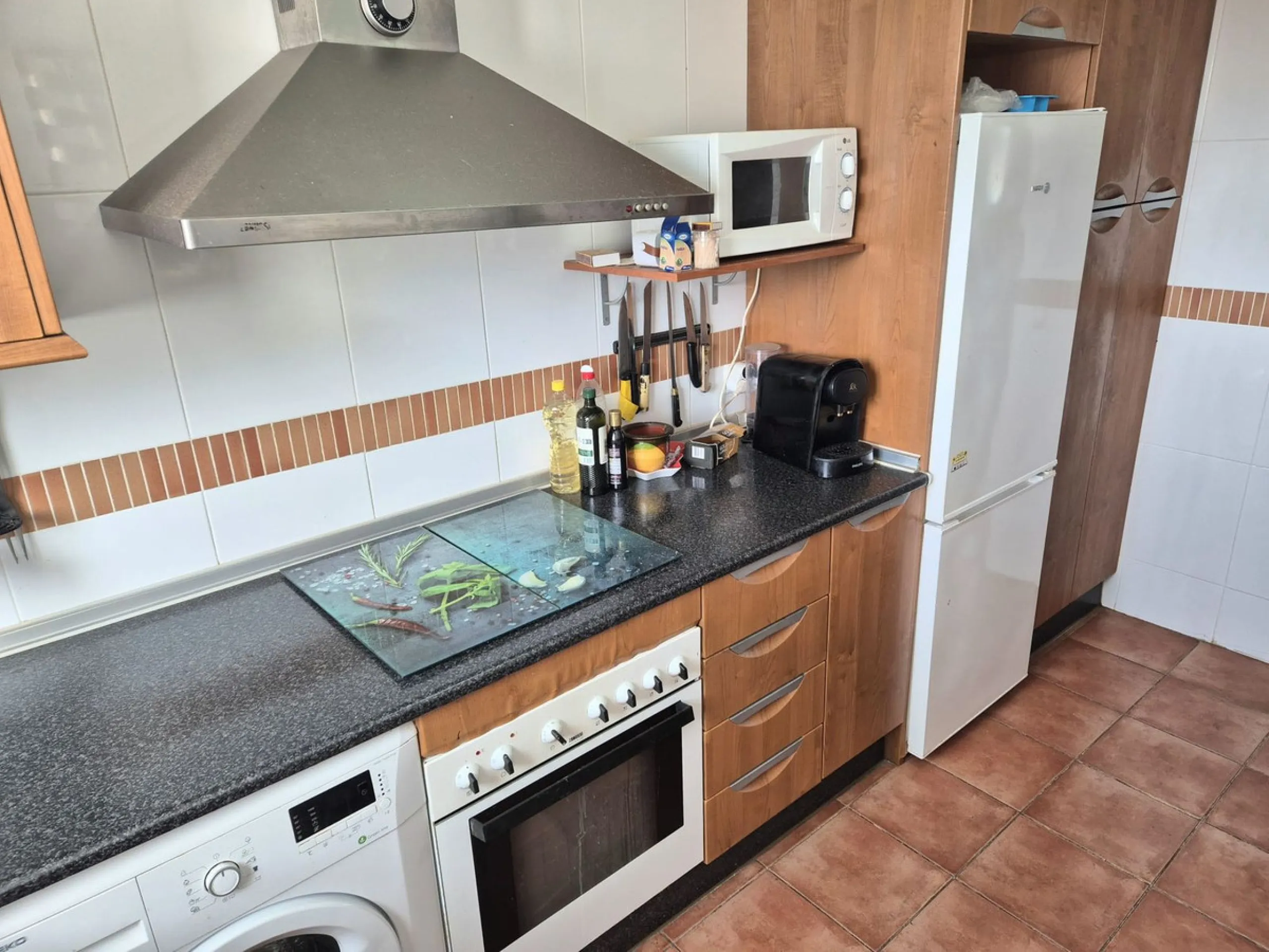 Reduced! Fantastic opportunity to purchase this 3 bed, 2 bath corner apartment in las brisas, Alhaurín Golf, Alhaurín el Grande.