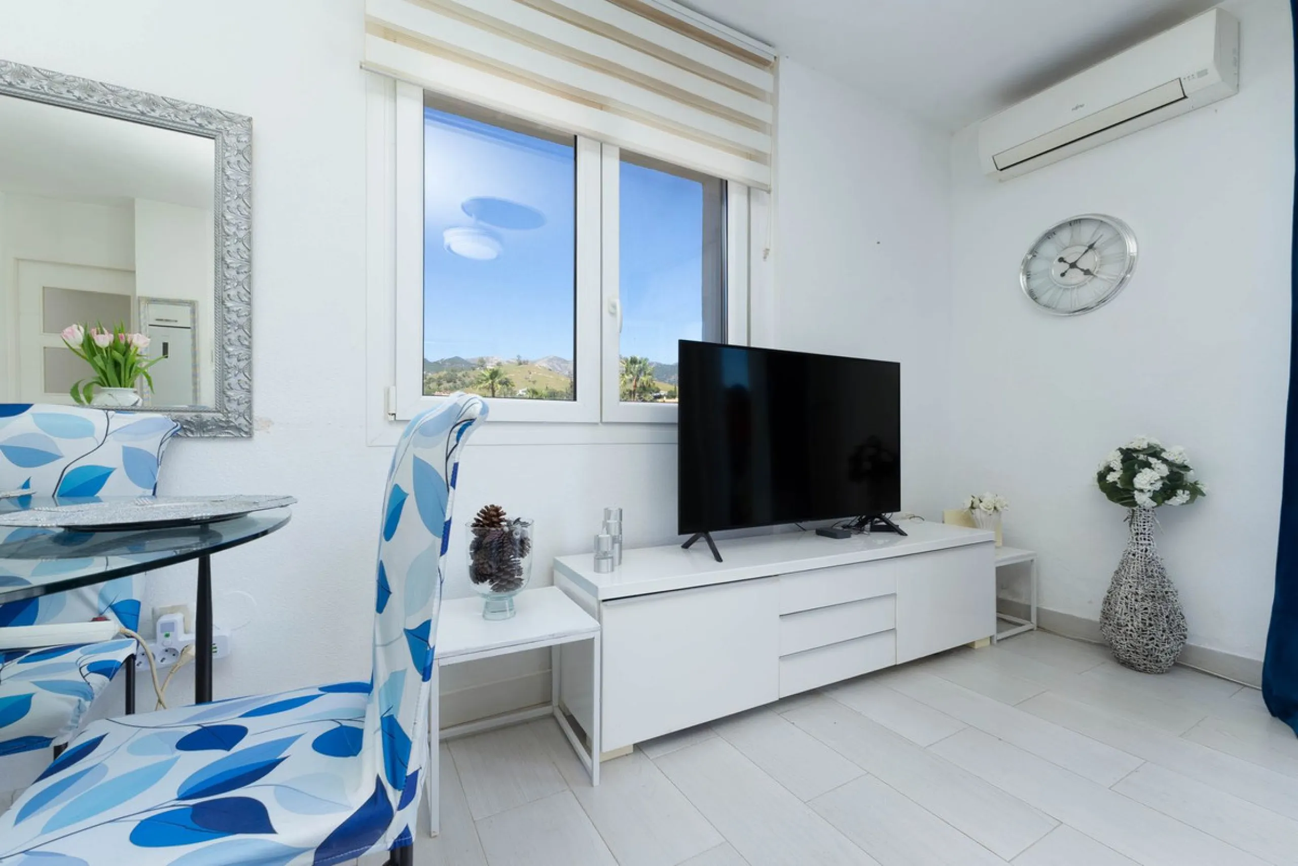 Wake up every day to natural light, open views and the peaceful surroundings of Mijas.
