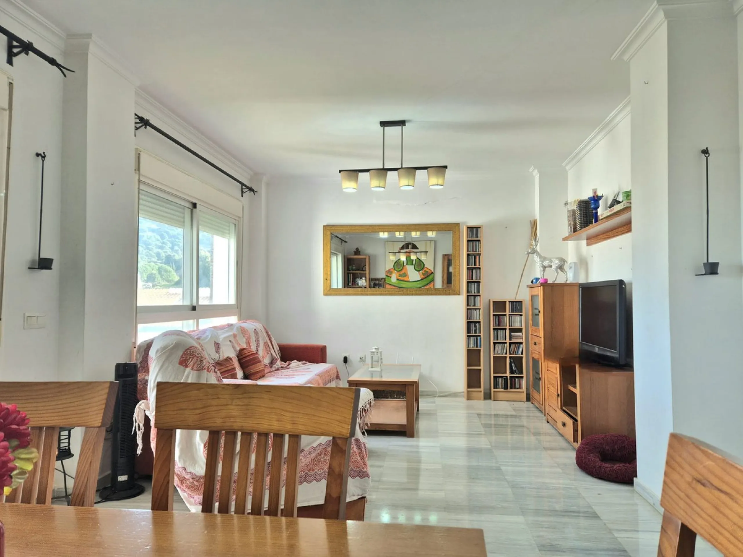 Reduced! Fantastic opportunity to purchase this 3 bed, 2 bath corner apartment in las brisas, Alhaurín Golf, Alhaurín el Grande.