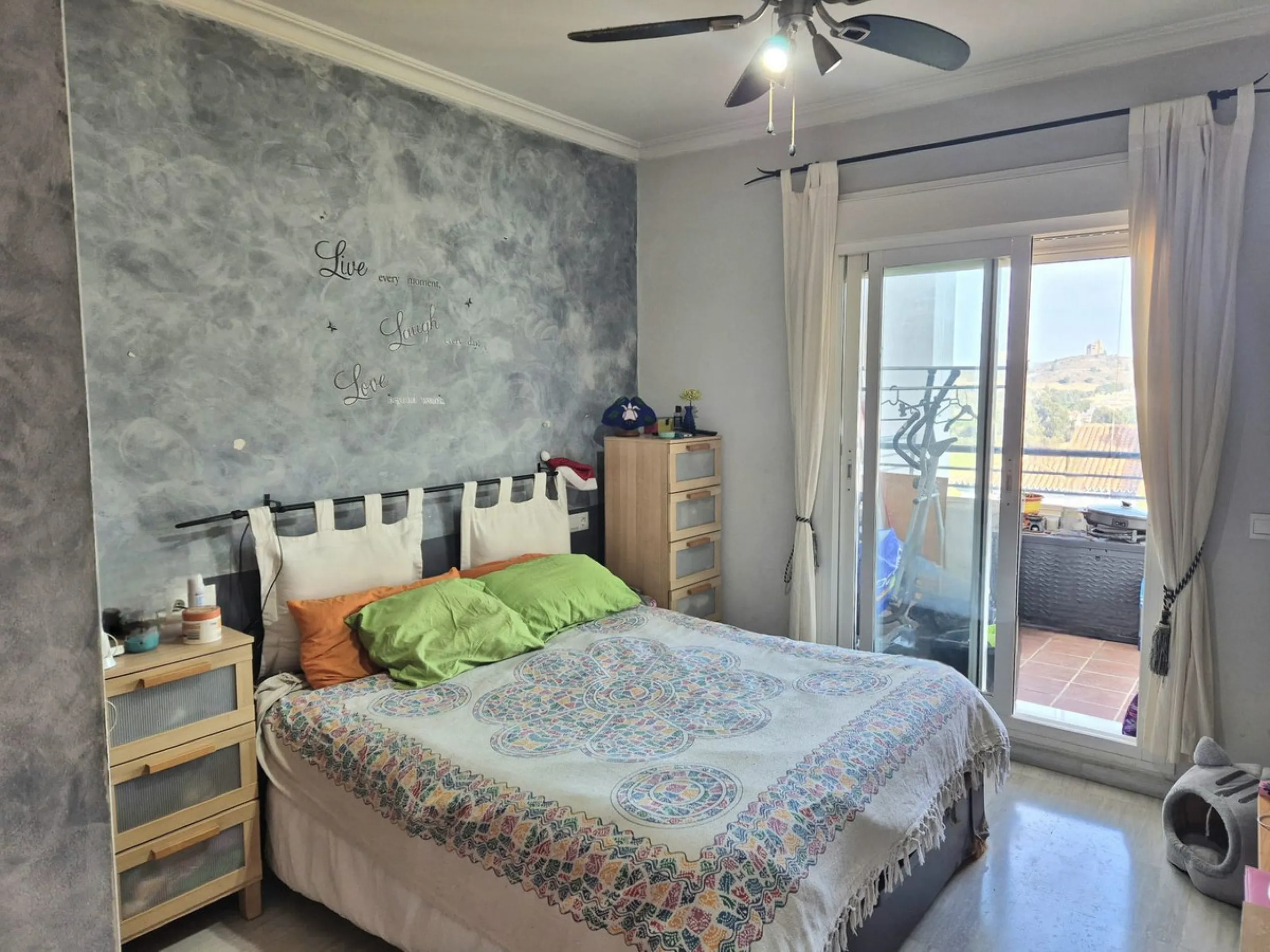Reduced! Fantastic opportunity to purchase this 3 bed, 2 bath corner apartment in las brisas, Alhaurín Golf, Alhaurín el Grande.