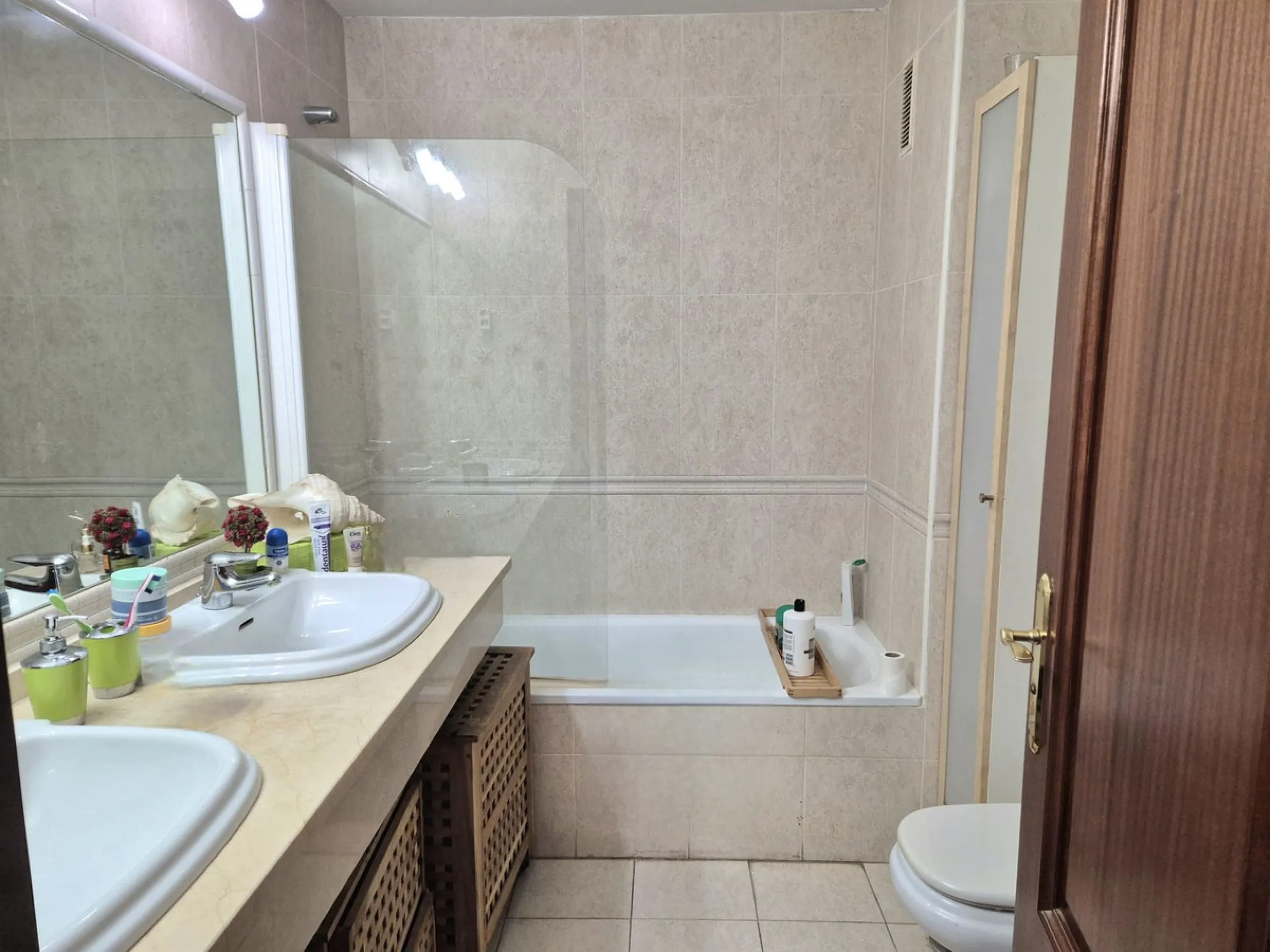 Reduced! Fantastic opportunity to purchase this 3 bed, 2 bath corner apartment in las brisas, Alhaurín Golf, Alhaurín el Grande.