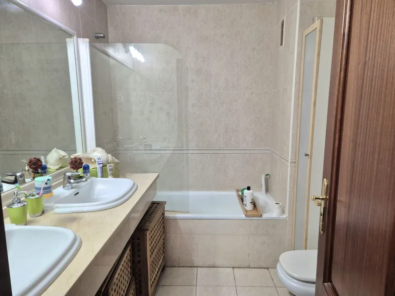 Reduced! Fantastic opportunity to purchase this 3 bed, 2 bath corner apartment in las brisas, Alhaurín Golf, Alhaurín el Grande.