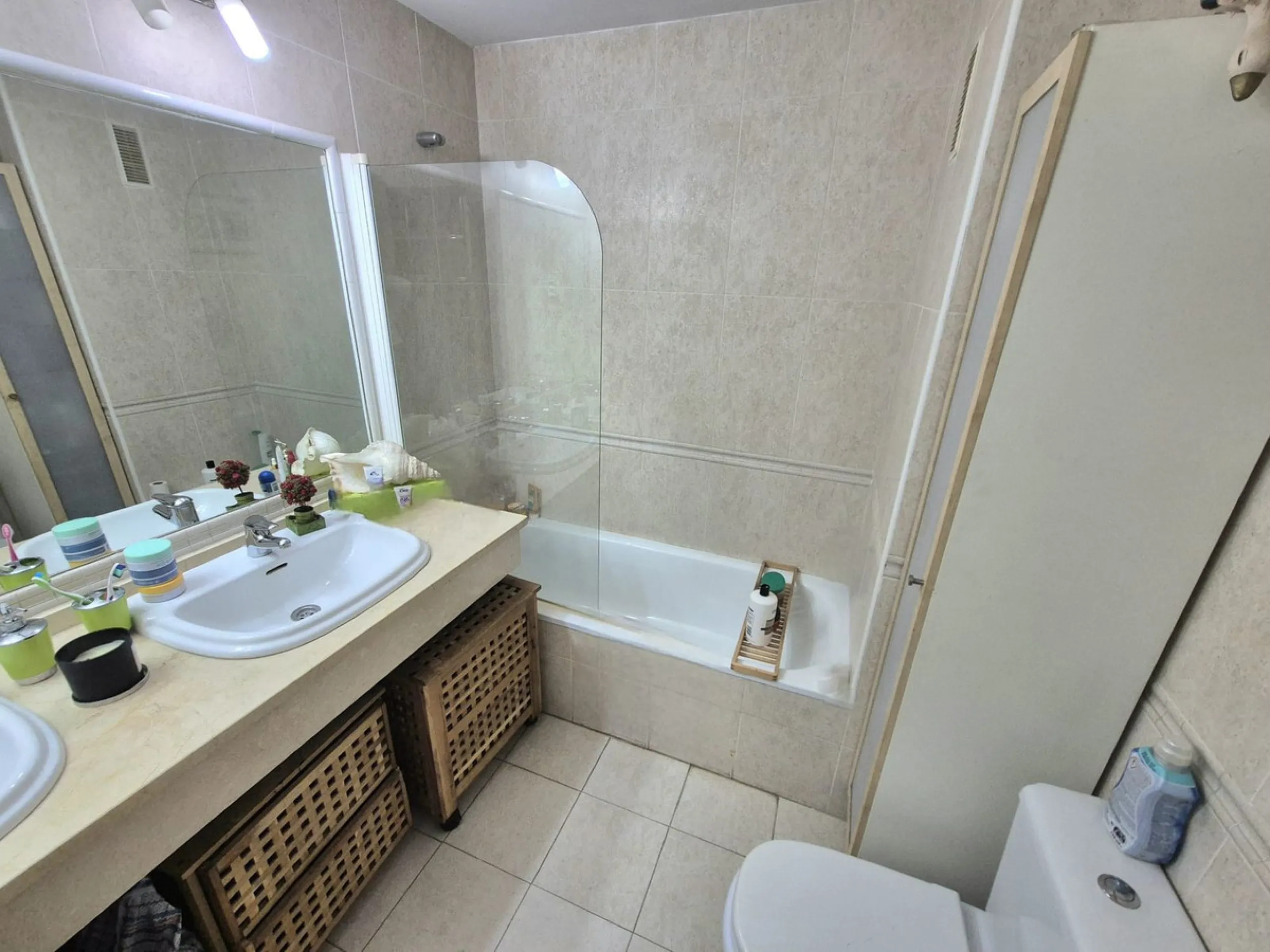 Reduced! Fantastic opportunity to purchase this 3 bed, 2 bath corner apartment in las brisas, Alhaurín Golf, Alhaurín el Grande.