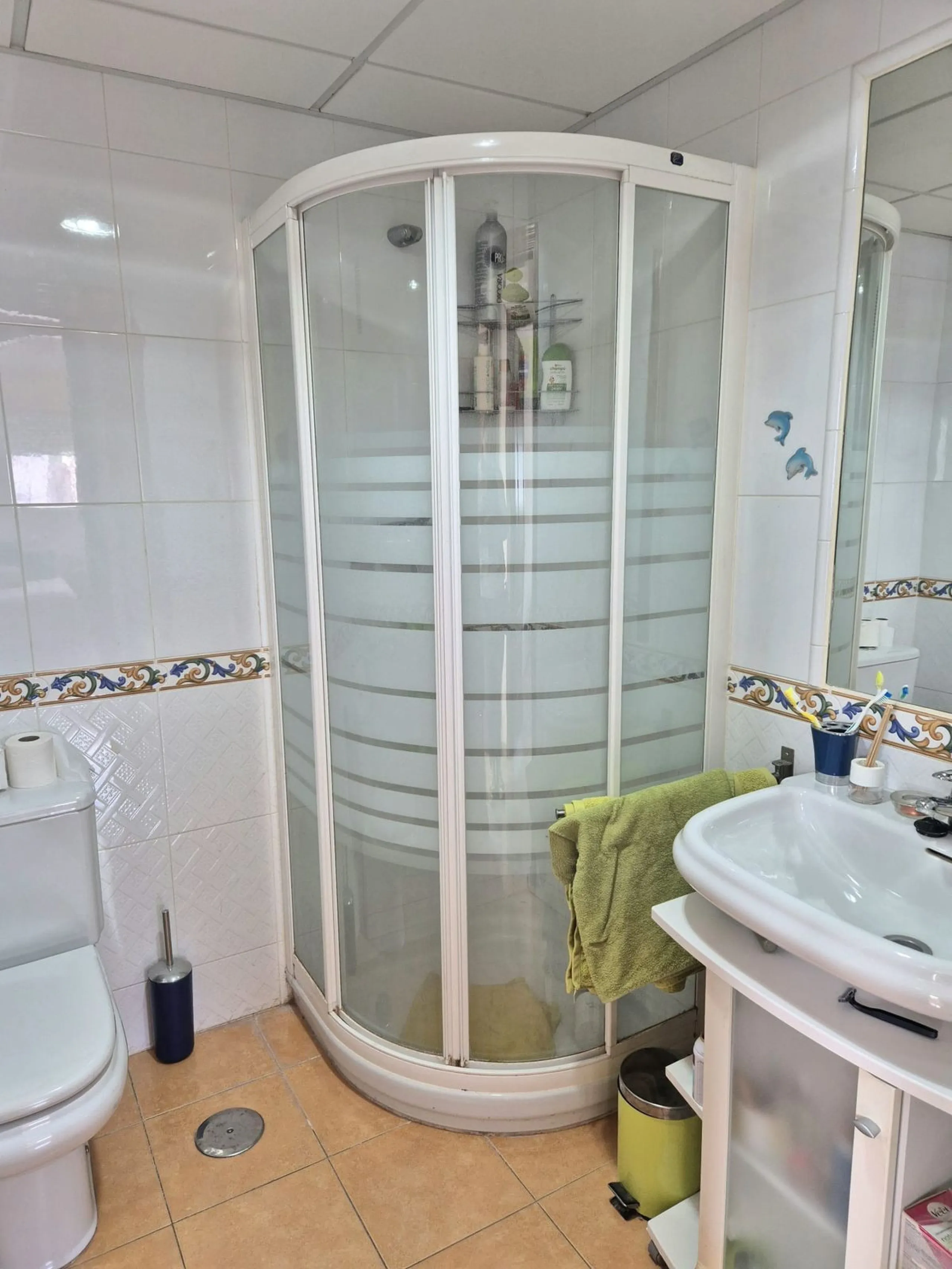 Reduced! Fantastic opportunity to purchase this 3 bed, 2 bath corner apartment in las brisas, Alhaurín Golf, Alhaurín el Grande.