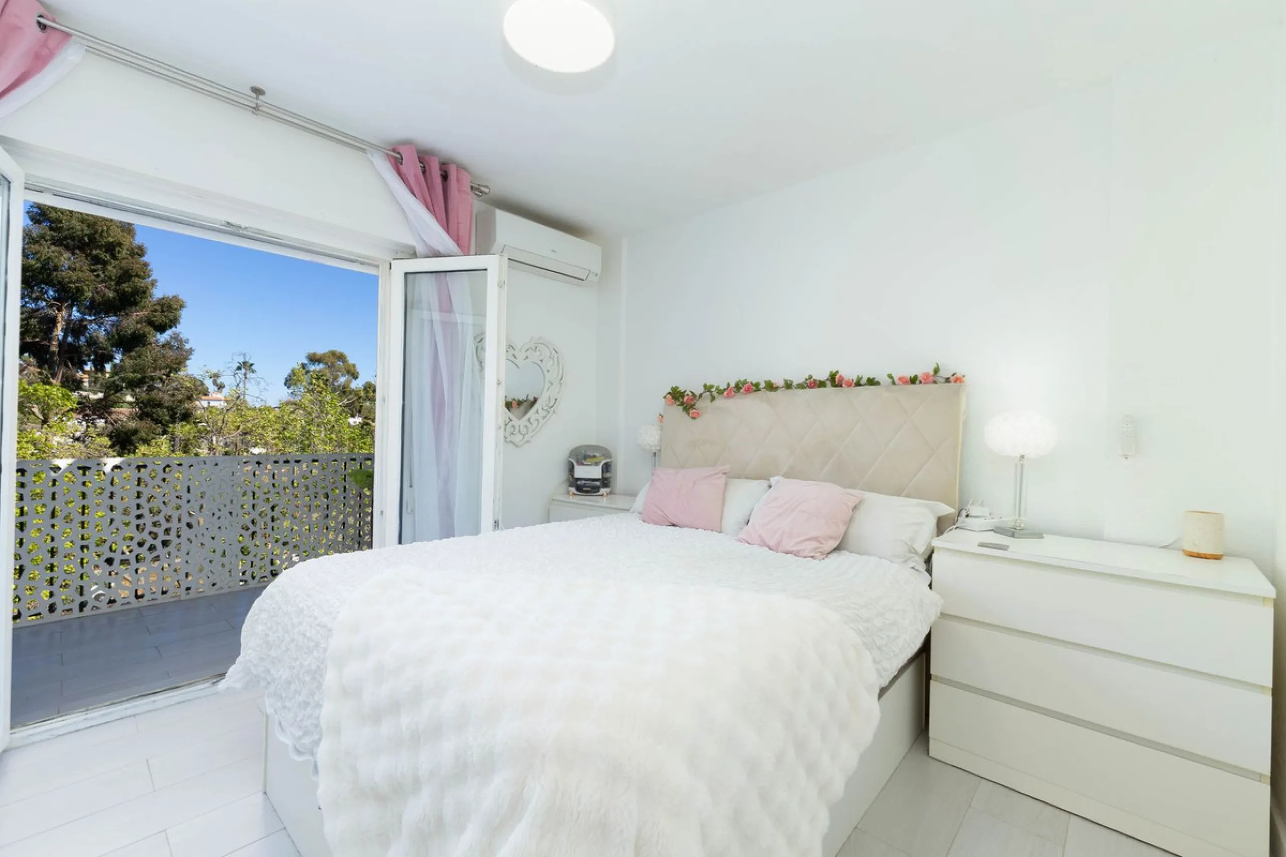 Wake up every day to natural light, open views and the peaceful surroundings of Mijas.