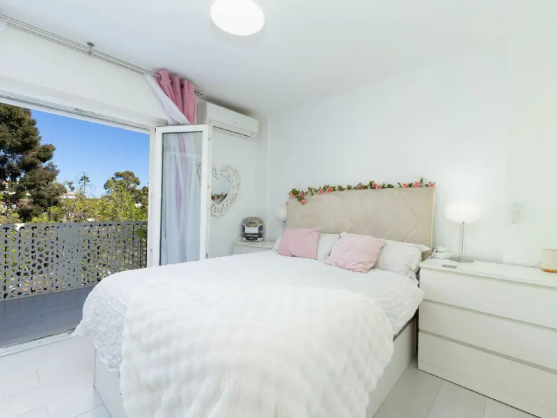 Wake up every day to natural light, open views and the peaceful surroundings of Mijas.