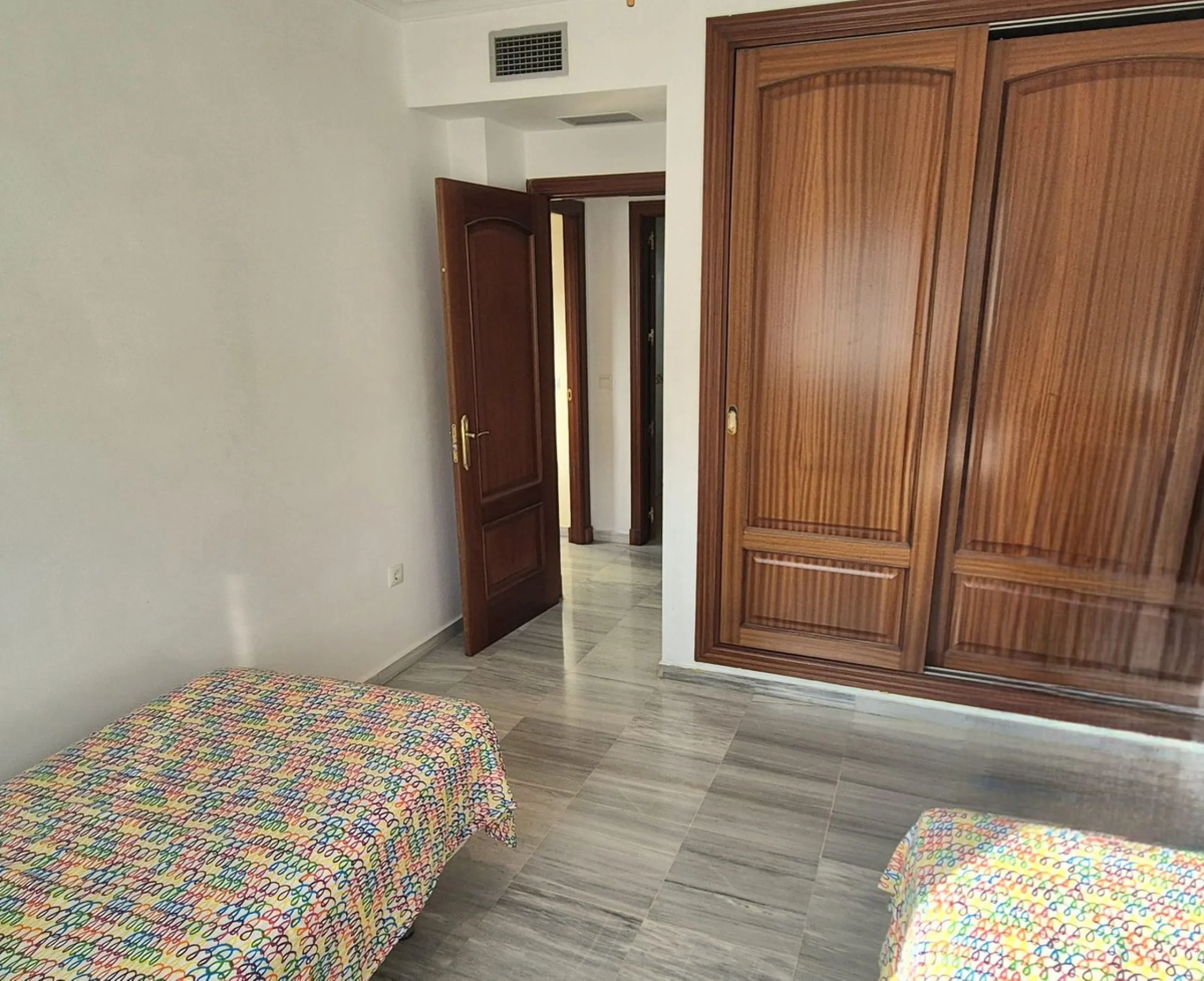 Reduced! Fantastic opportunity to purchase this 3 bed, 2 bath corner apartment in las brisas, Alhaurín Golf, Alhaurín el Grande.