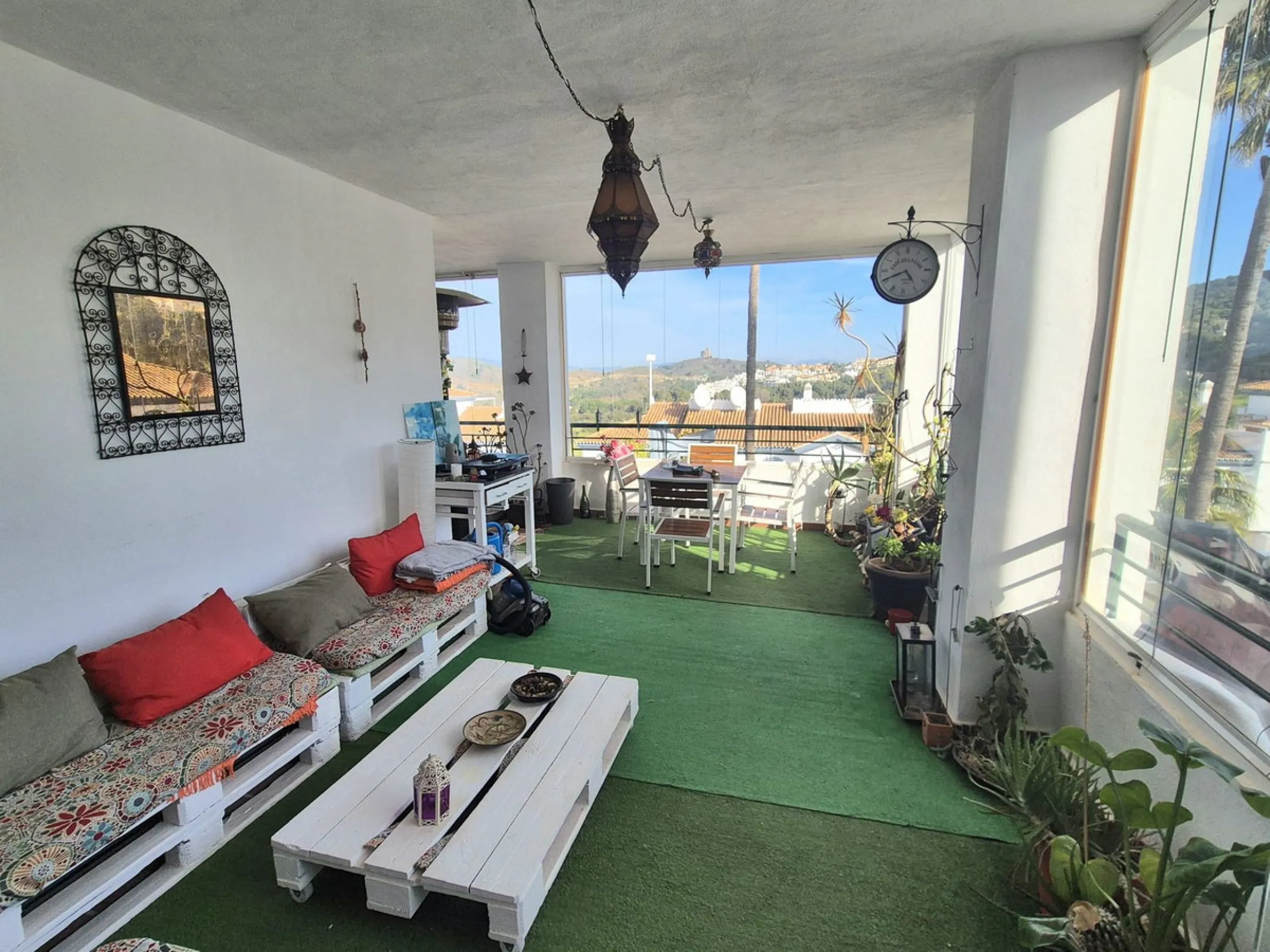 Reduced! Fantastic opportunity to purchase this 3 bed, 2 bath corner apartment in las brisas, Alhaurín Golf, Alhaurín el Grande.