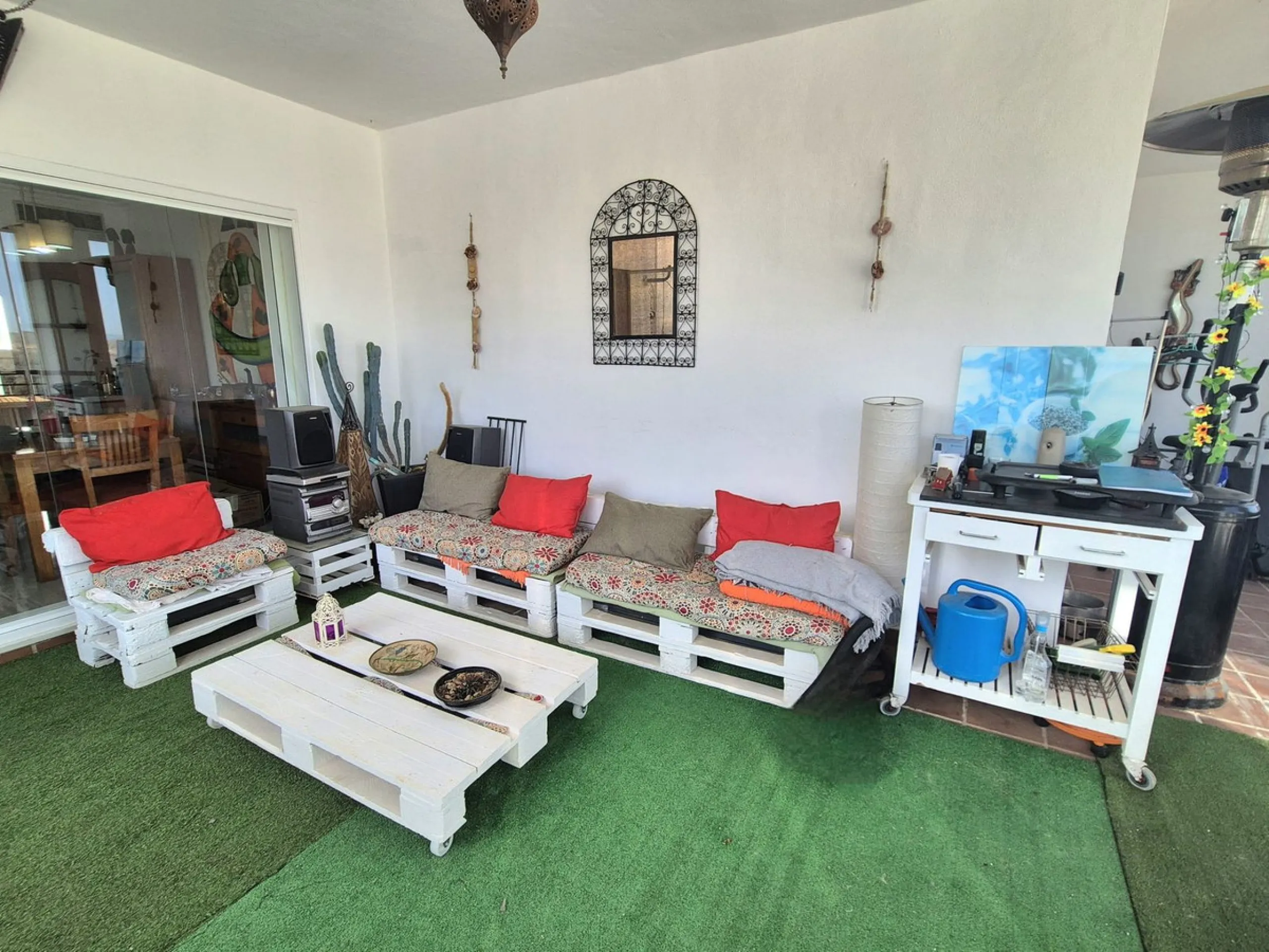 Reduced! Fantastic opportunity to purchase this 3 bed, 2 bath corner apartment in las brisas, Alhaurín Golf, Alhaurín el Grande.