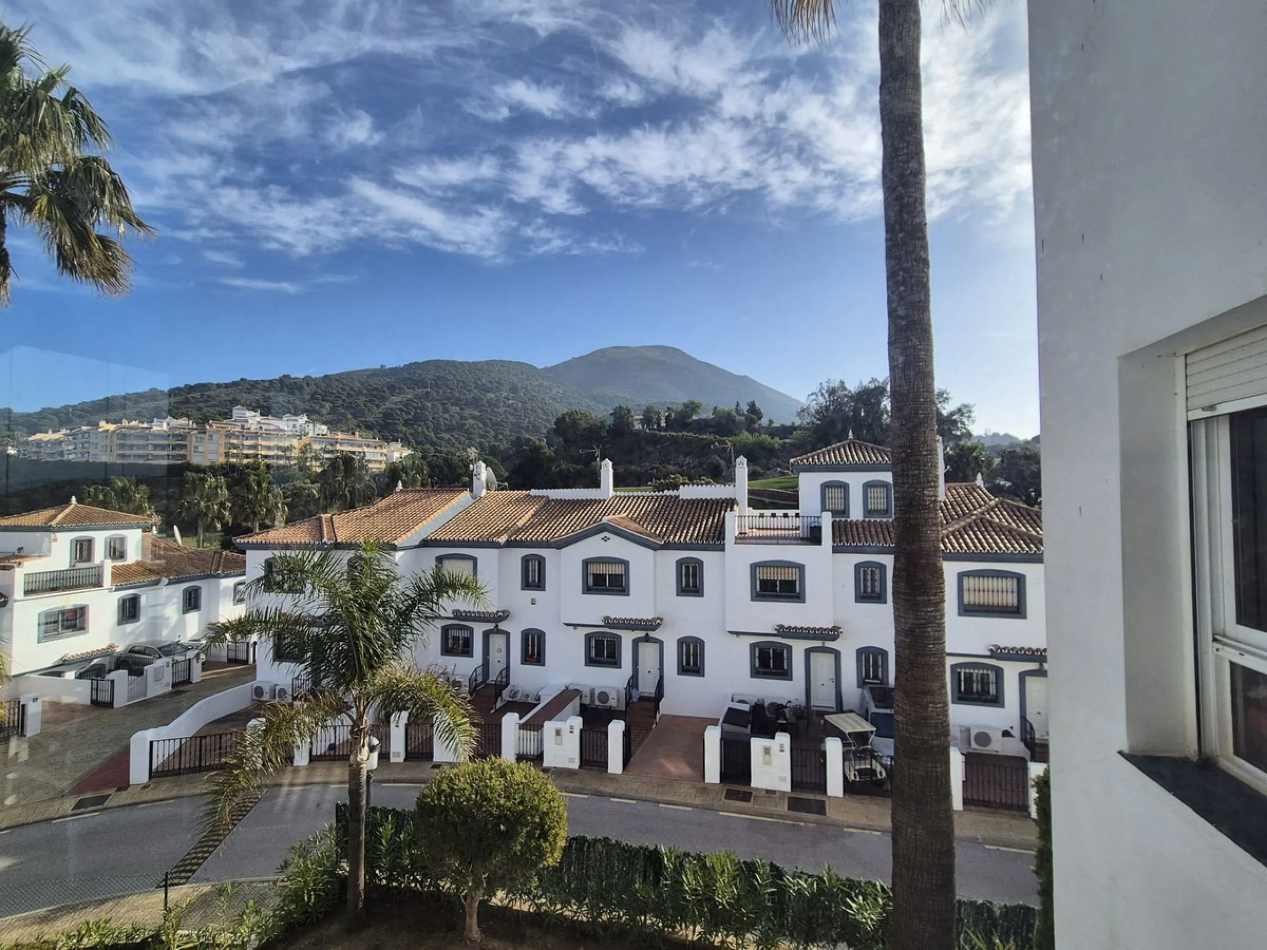 Reduced! Fantastic opportunity to purchase this 3 bed, 2 bath corner apartment in las brisas, Alhaurín Golf, Alhaurín el Grande.
