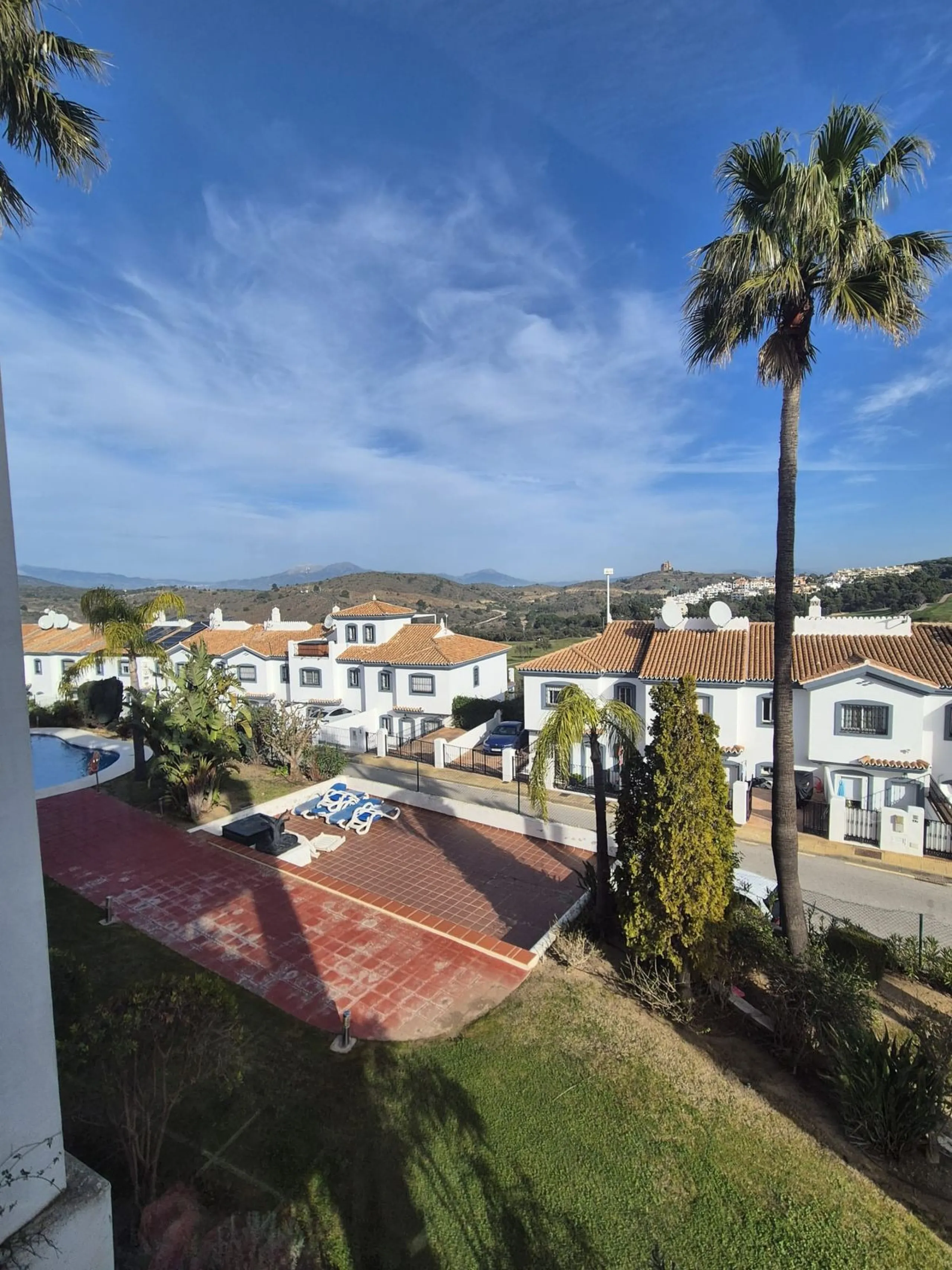 Reduced! Fantastic opportunity to purchase this 3 bed, 2 bath corner apartment in las brisas, Alhaurín Golf, Alhaurín el Grande.