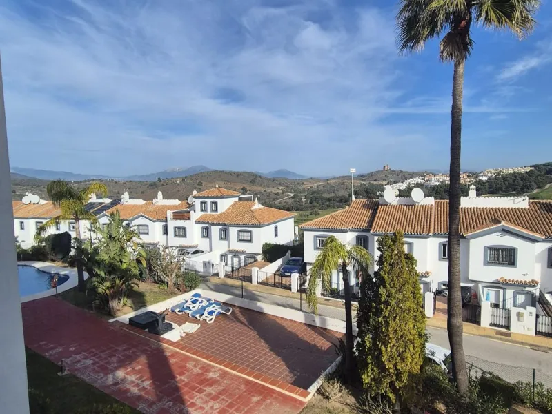 Reduced! Fantastic opportunity to purchase this 3 bed, 2 bath corner apartment in las brisas, Alhaurín Golf, Alhaurín el Grande.