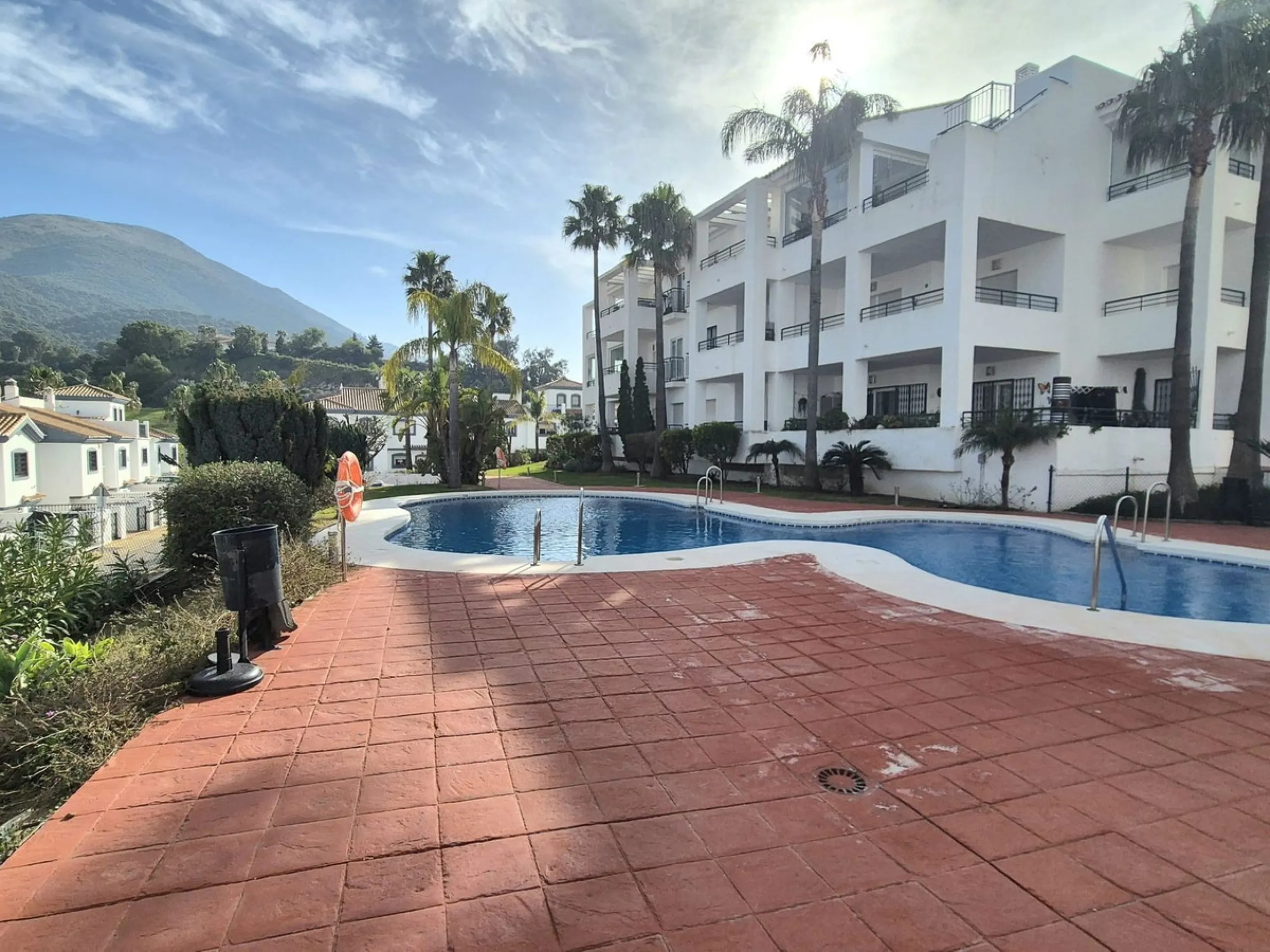 Reduced! Fantastic opportunity to purchase this 3 bed, 2 bath corner apartment in las brisas, Alhaurín Golf, Alhaurín el Grande.