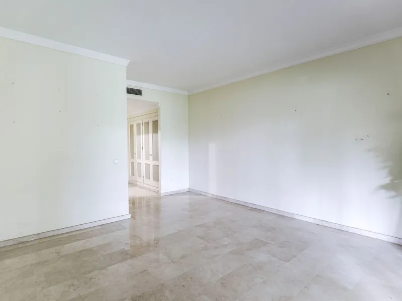 A fantastic investment opportunity in La Quinta, located directly on the La Quinta Golf & Country Club course.