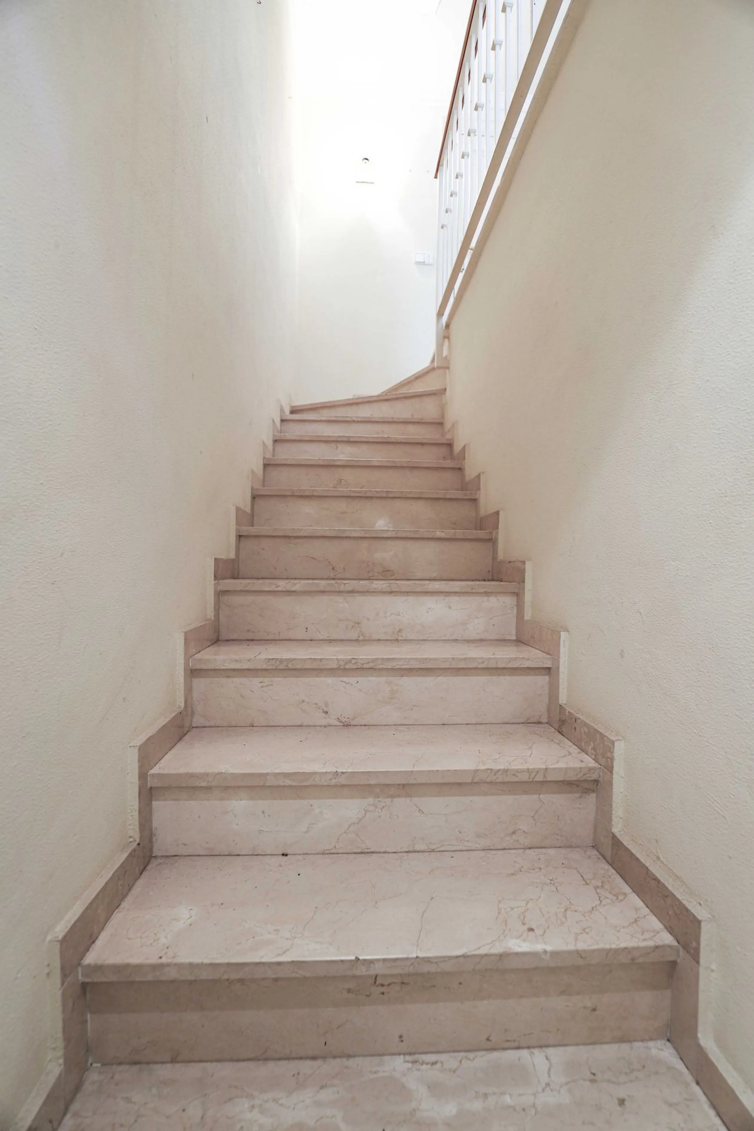 A fantastic investment opportunity in La Quinta, located directly on the La Quinta Golf & Country Club course.