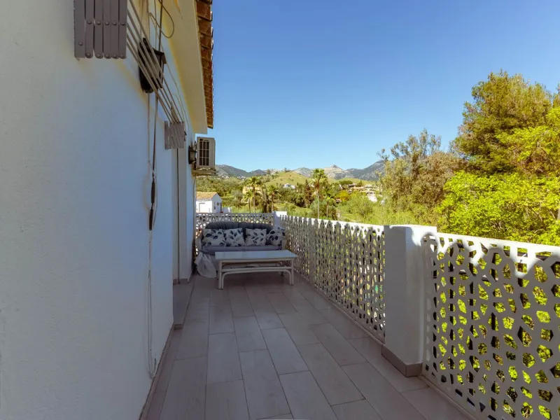 Wake up every day to natural light, open views and the peaceful surroundings of Mijas.