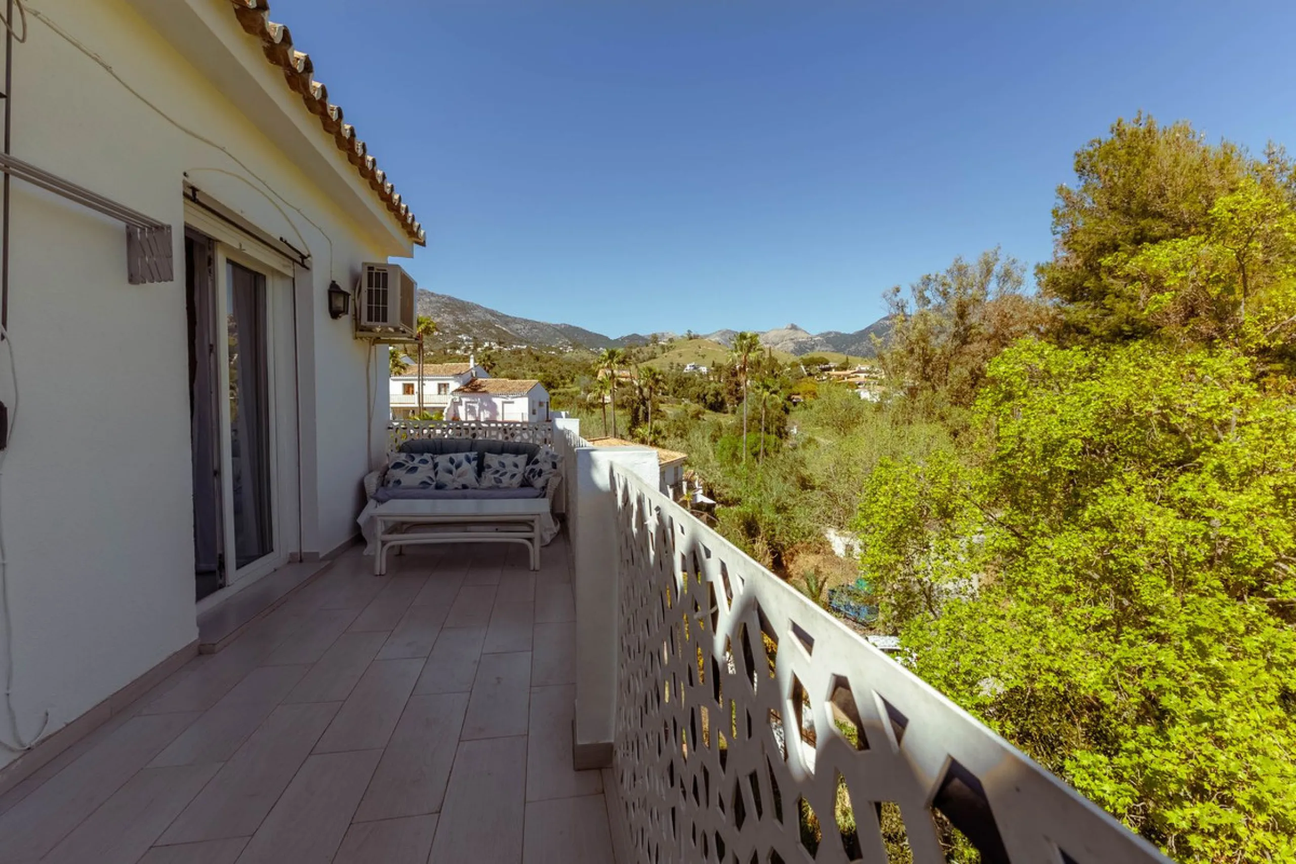 Wake up every day to natural light, open views and the peaceful surroundings of Mijas.