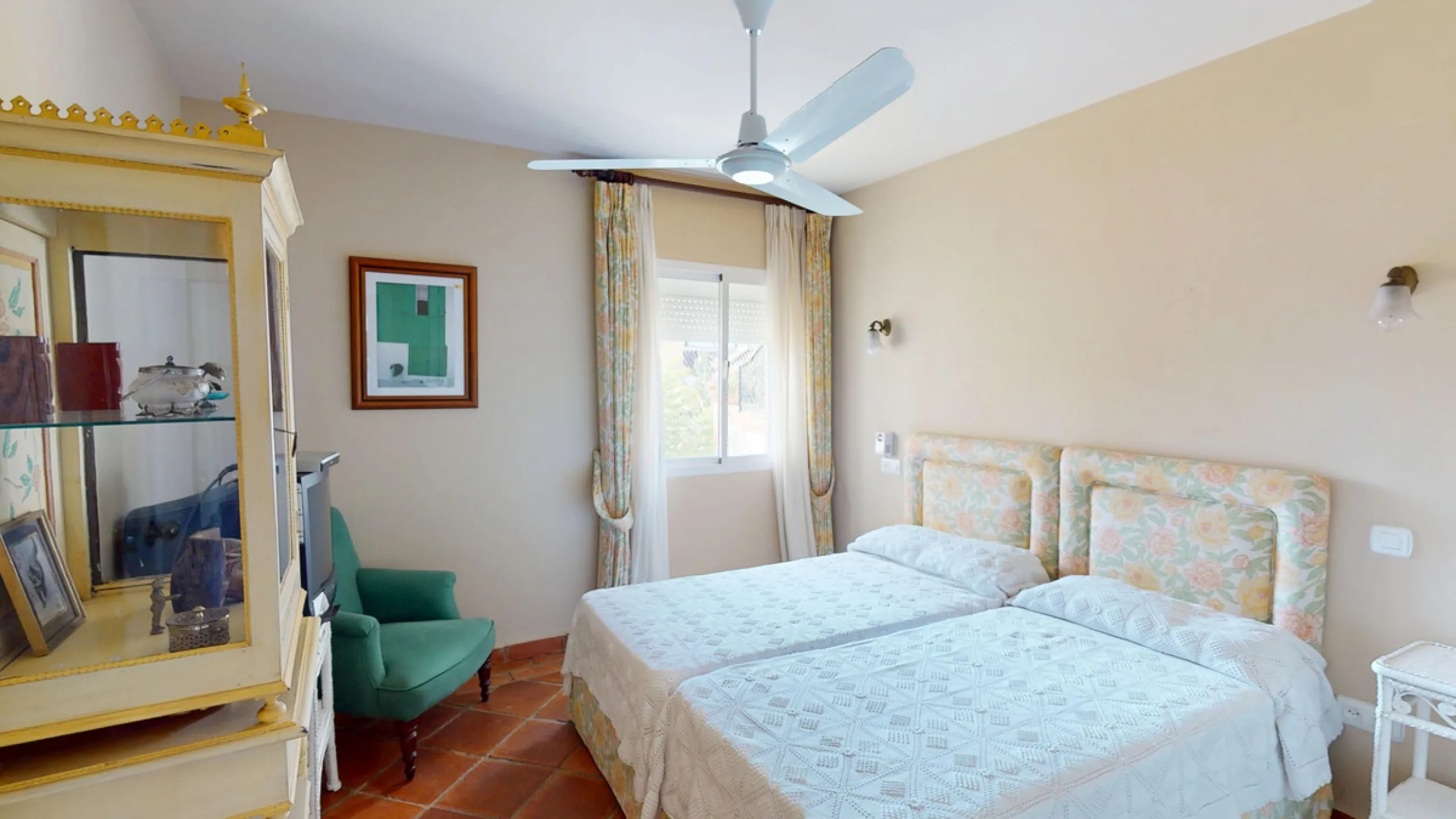 Apartment - Middle Floor Apartment в продаже в Marbella, Málaga. В доме 4 спален и 4 ванных комнат. Площадь дома 240 м²
