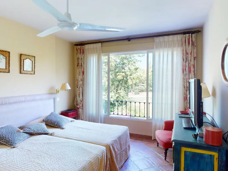 Apartment - Middle Floor Apartment в продаже в Marbella, Málaga. В доме 4 спален и 4 ванных комнат. Площадь дома 240 м²