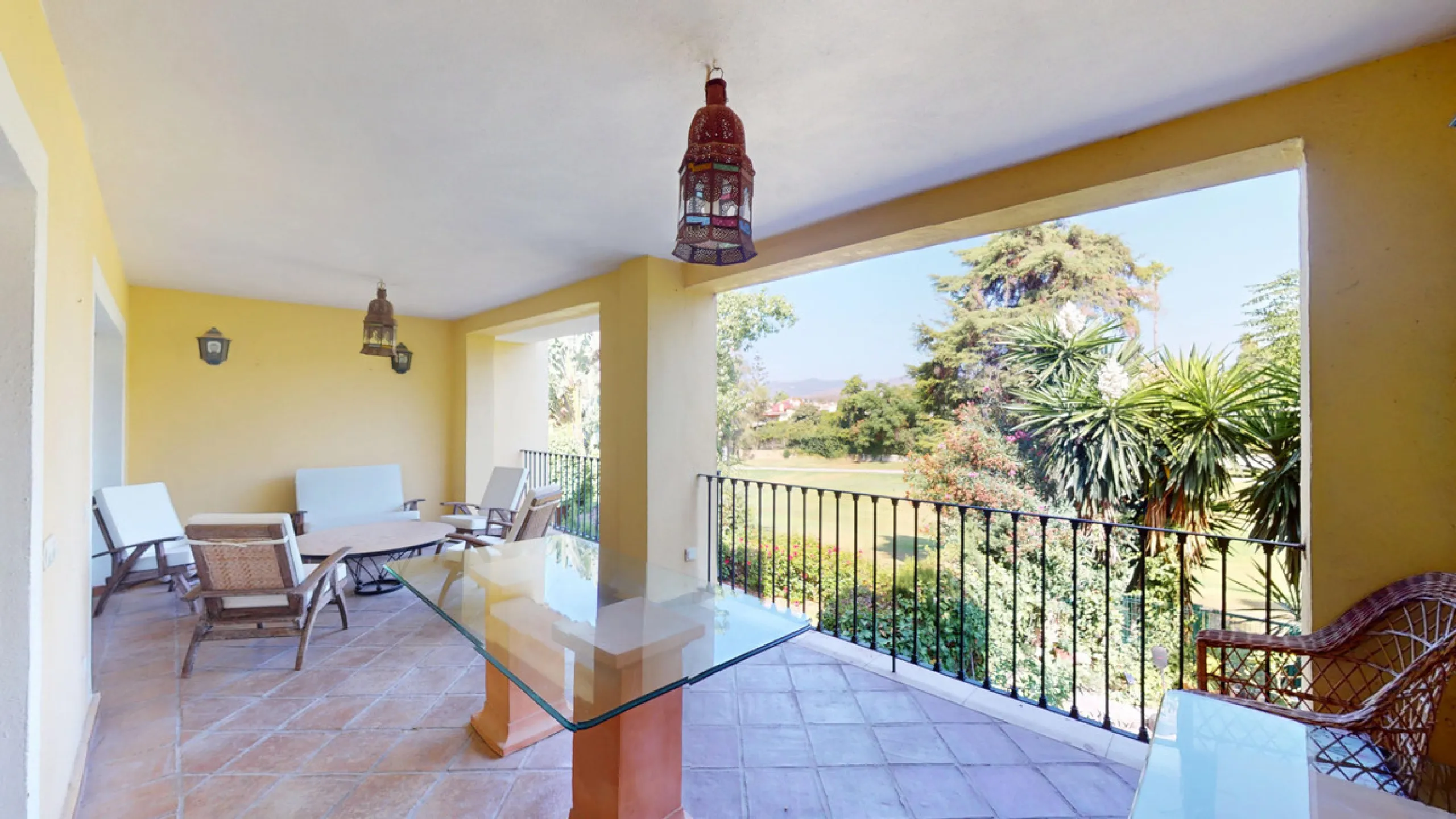Apartment - Middle Floor Apartment в продаже в Marbella, Málaga. В доме 4 спален и 4 ванных комнат. Площадь дома 240 м²