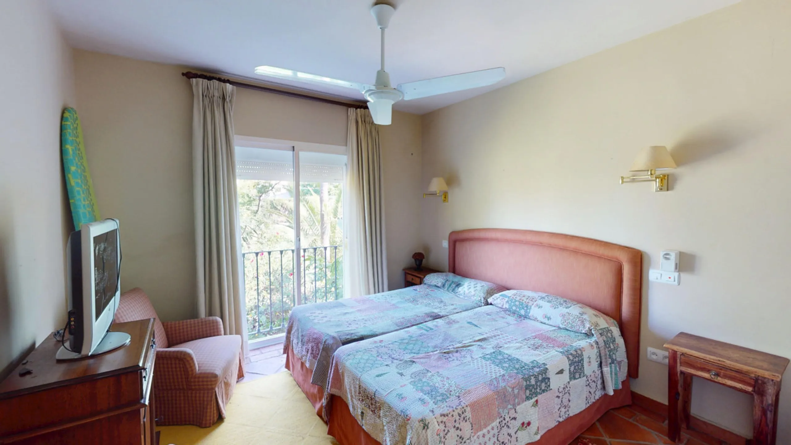 Apartment - Middle Floor Apartment в продаже в Marbella, Málaga. В доме 4 спален и 4 ванных комнат. Площадь дома 240 м²