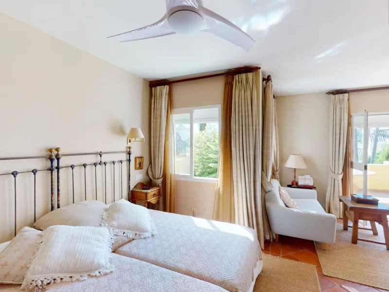 Apartment - Middle Floor Apartment в продаже в Marbella, Málaga. В доме 4 спален и 4 ванных комнат. Площадь дома 240 м²